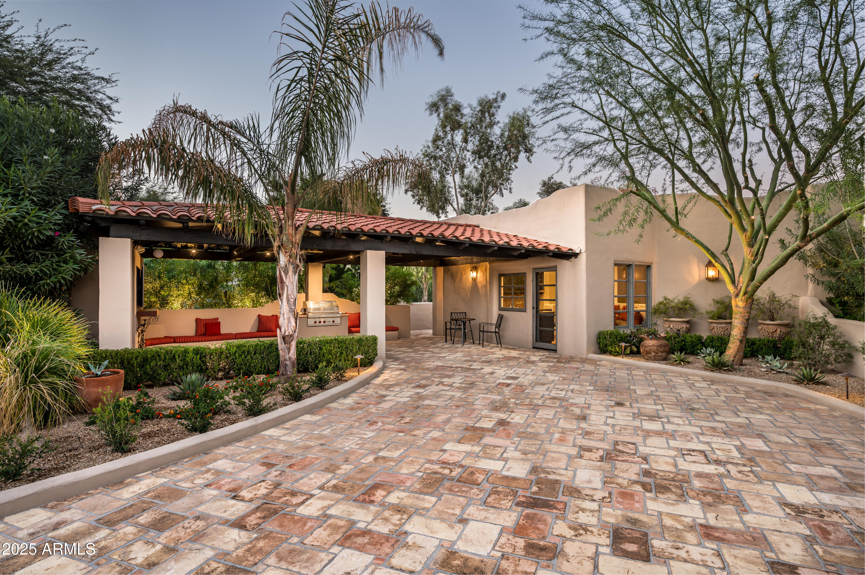 CINCO SOLES - Residential