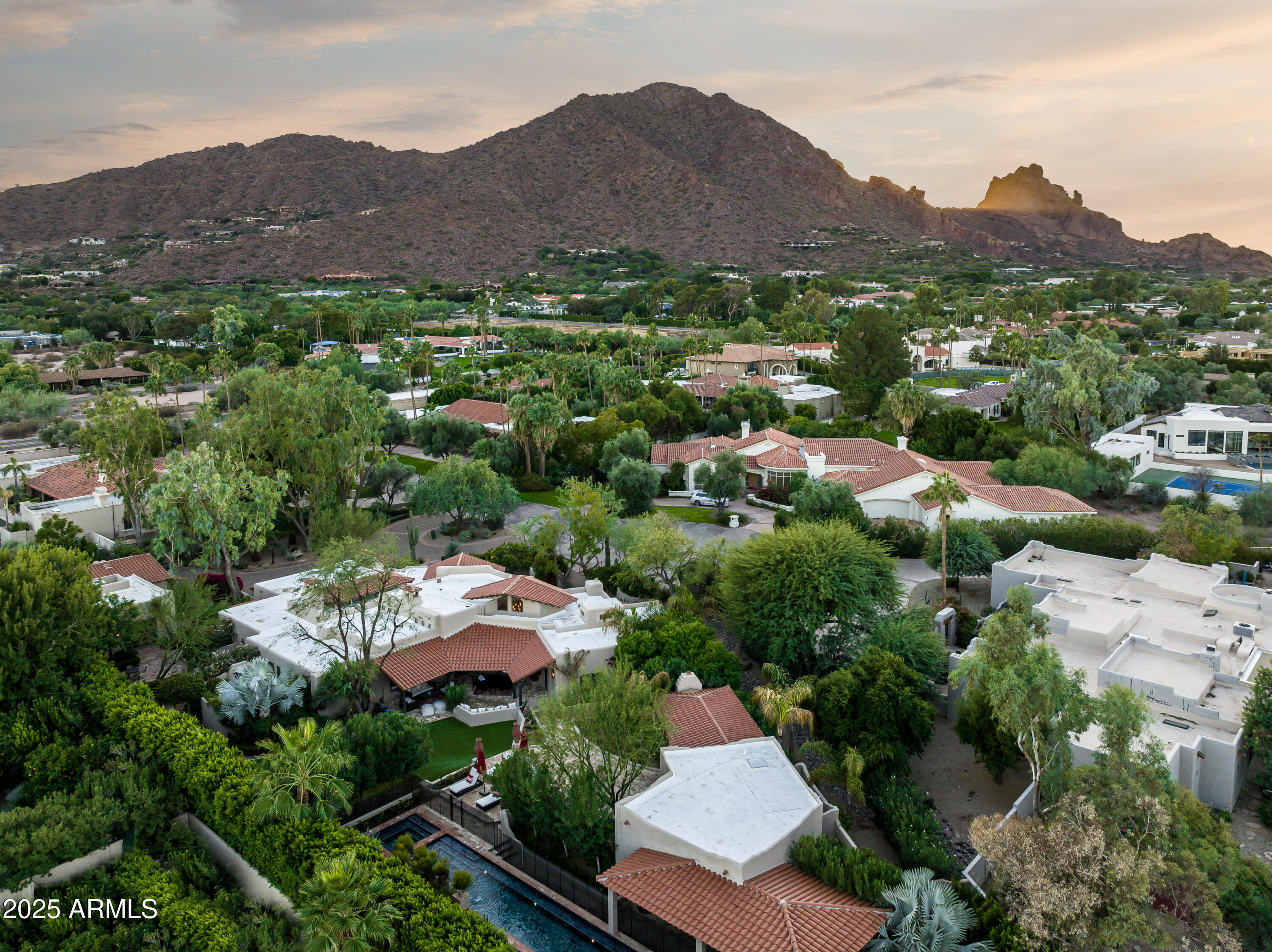 CINCO SOLES - Residential