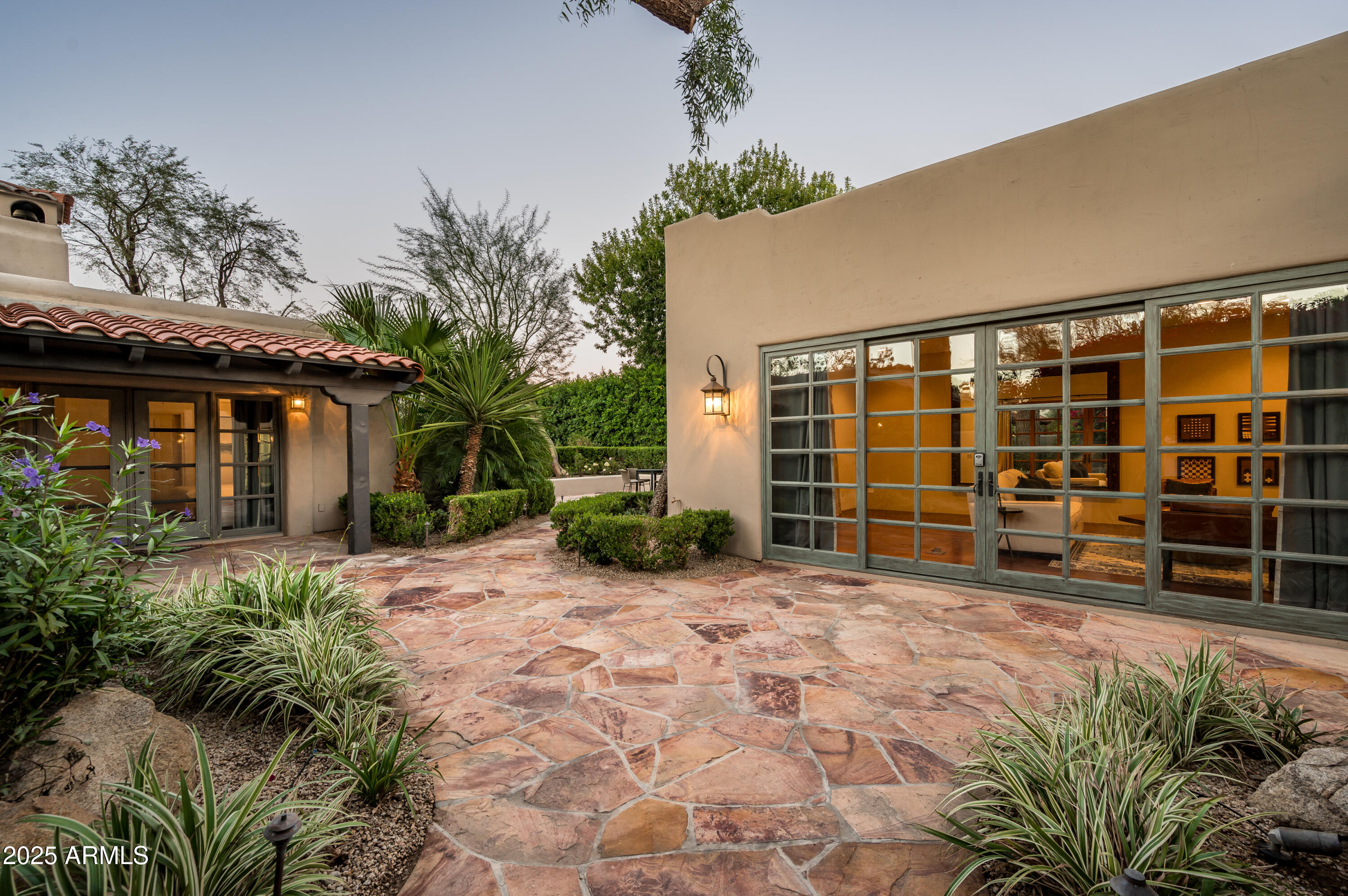 CINCO SOLES - Residential