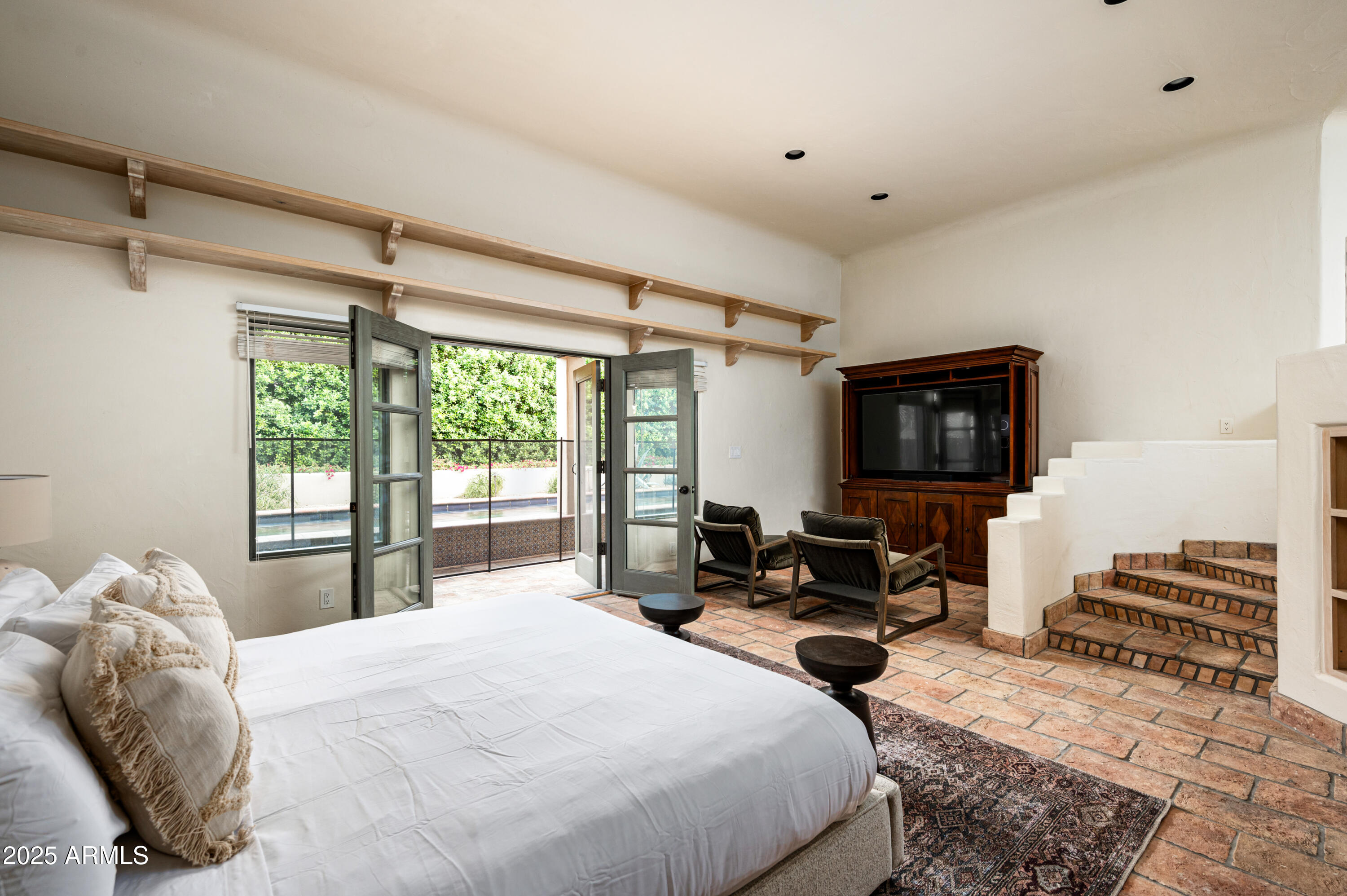 CINCO SOLES - Residential