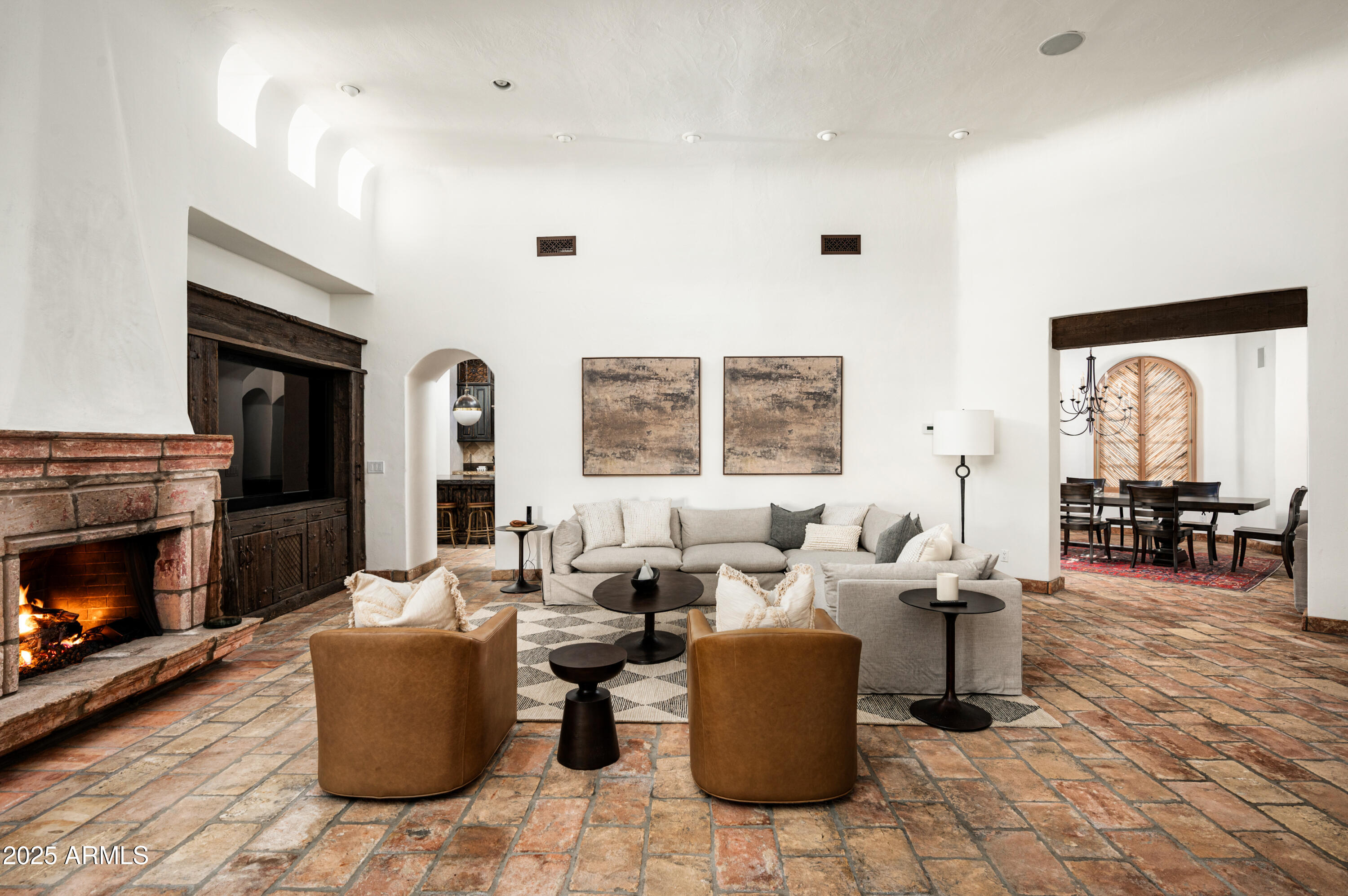 CINCO SOLES - Residential