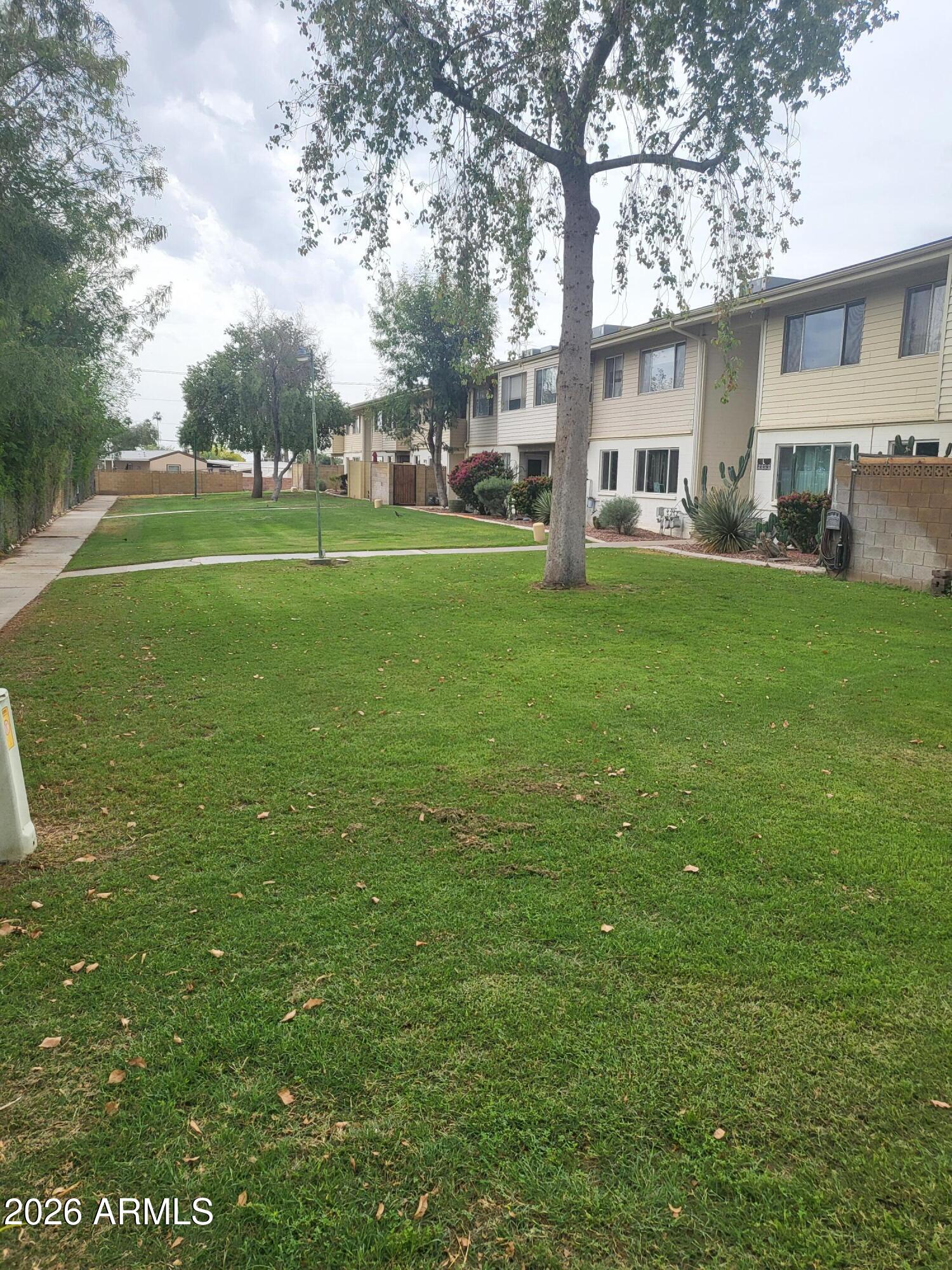 SCOTTSDALE EAST HOMES - Residential