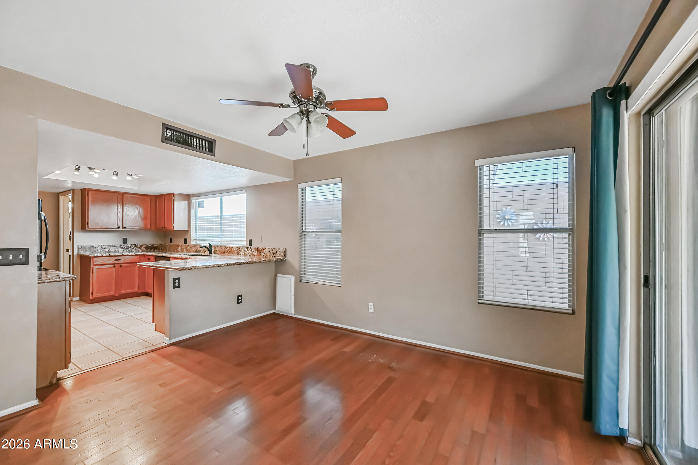 ROSE GARDEN LANE - Residential