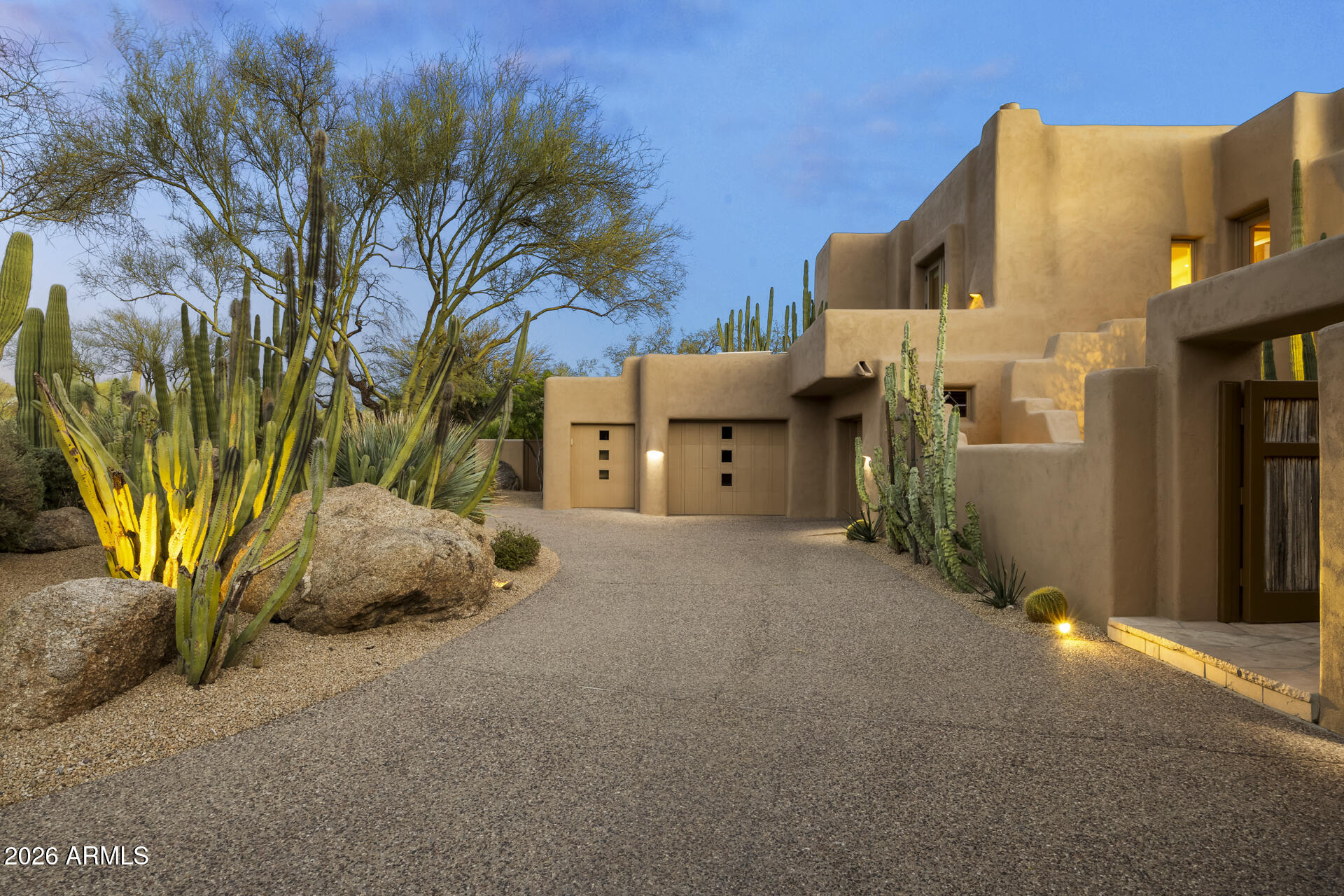 BOULDERS ADOBES DE LA TIERRA - Residential