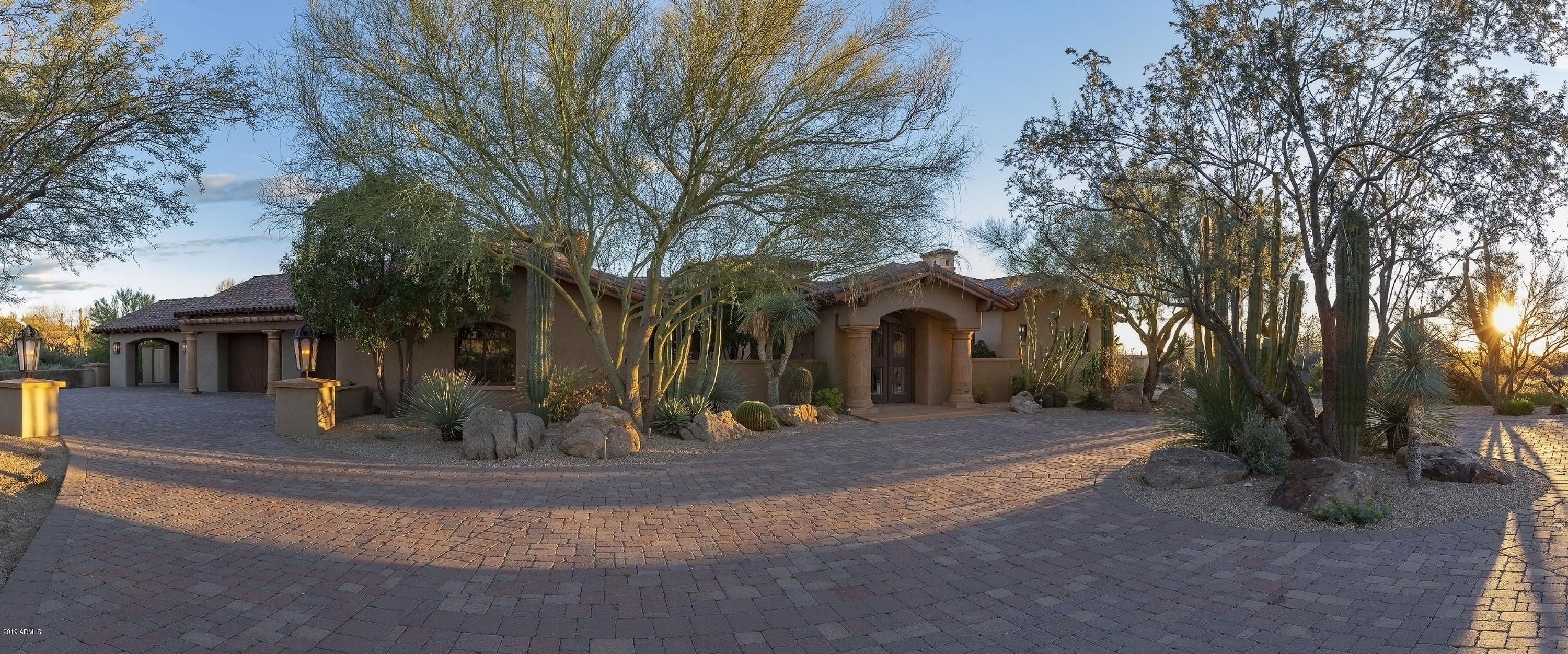 WHISPER ROCK - Residential