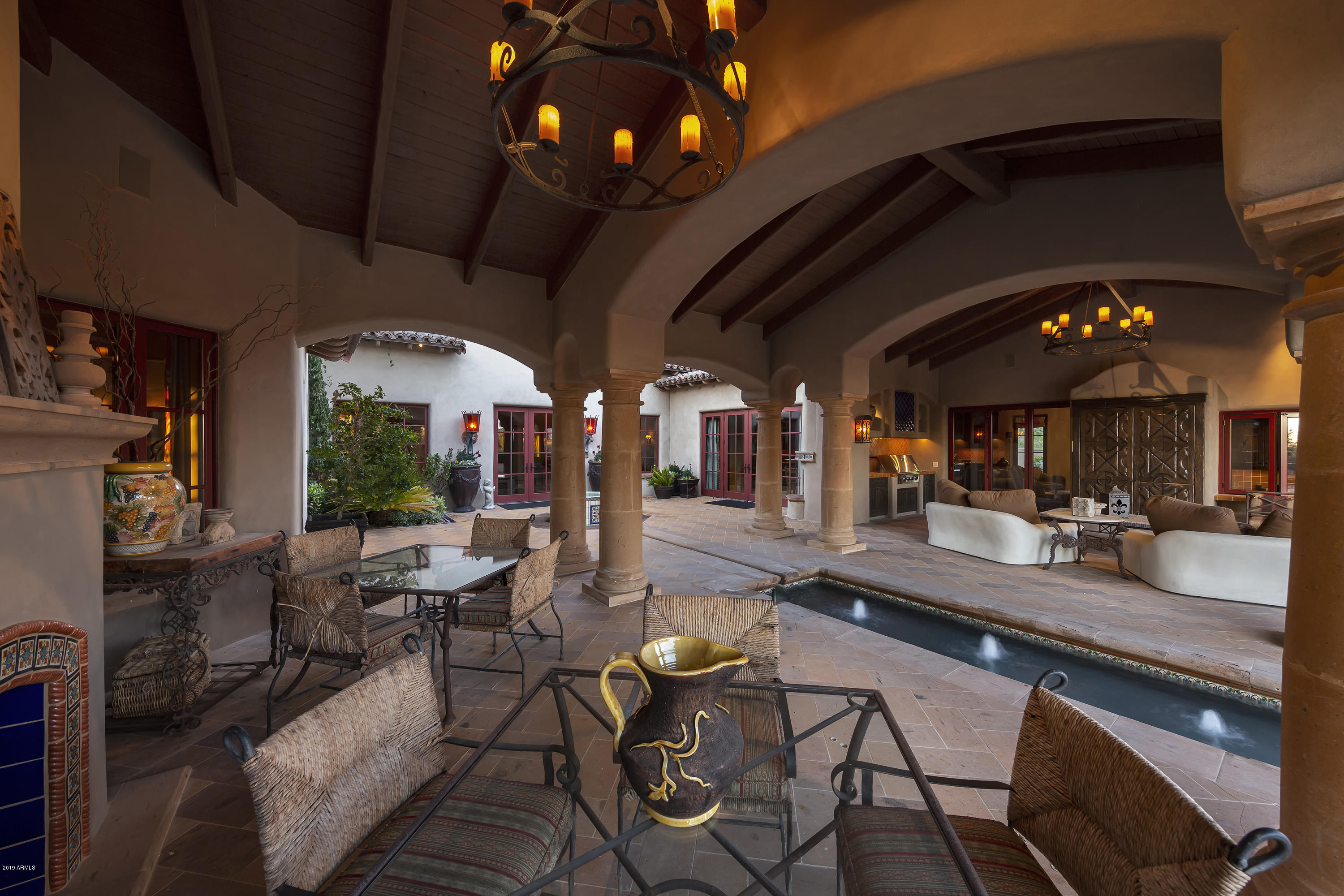 WHISPER ROCK - Residential