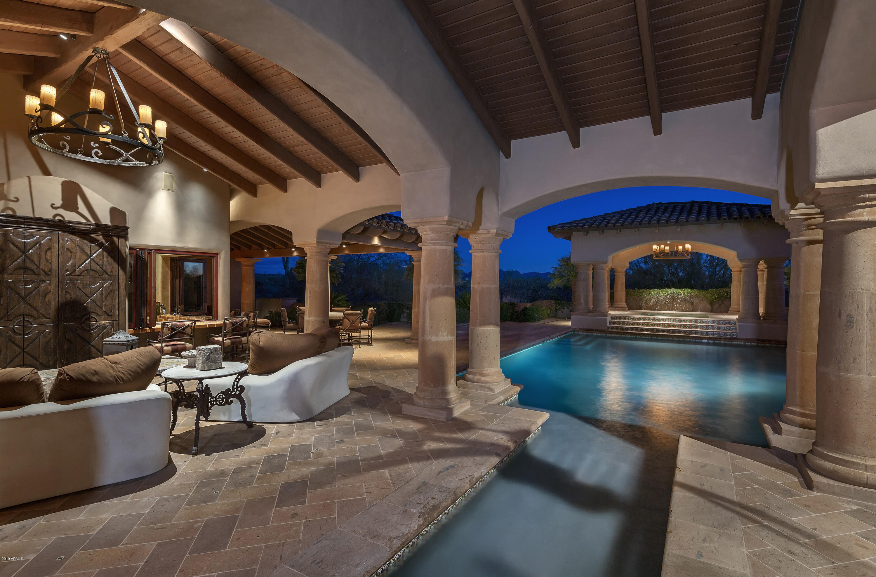 WHISPER ROCK - Residential