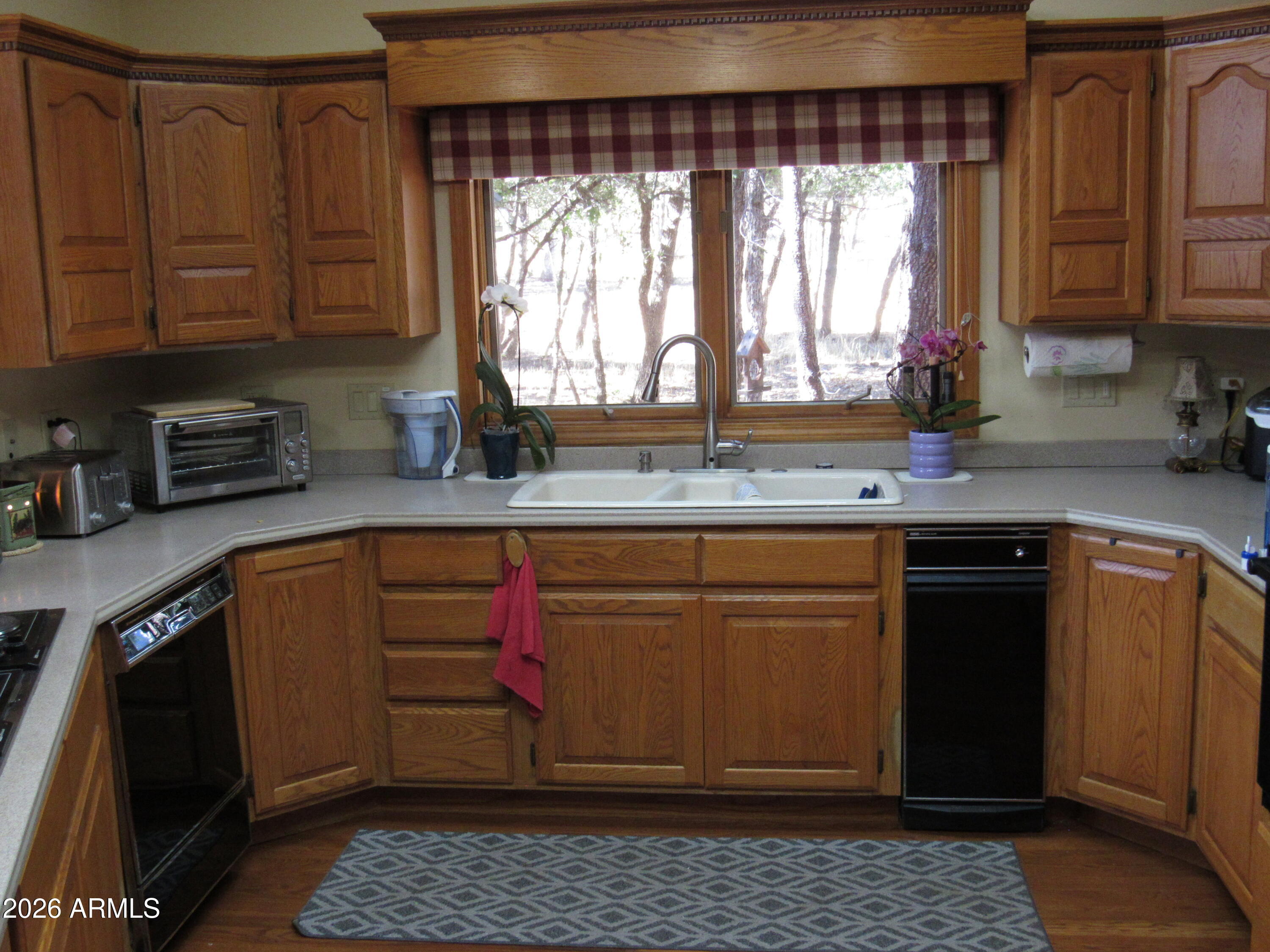 STRAWBERRY VIEW 2 - Residential