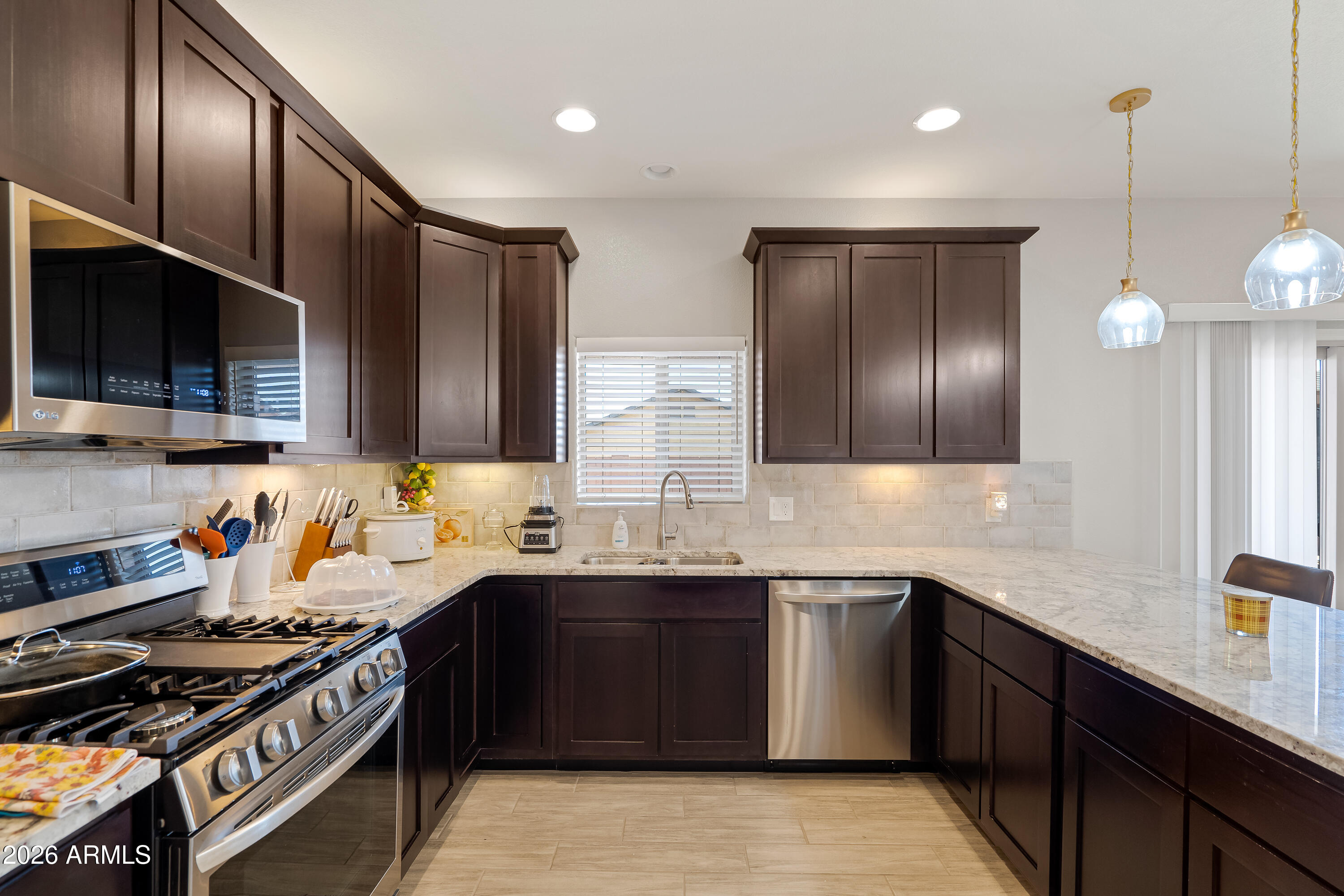 HOLIDAY AT PUEBLO DEL SOL PHASE 5B - Residential Lease