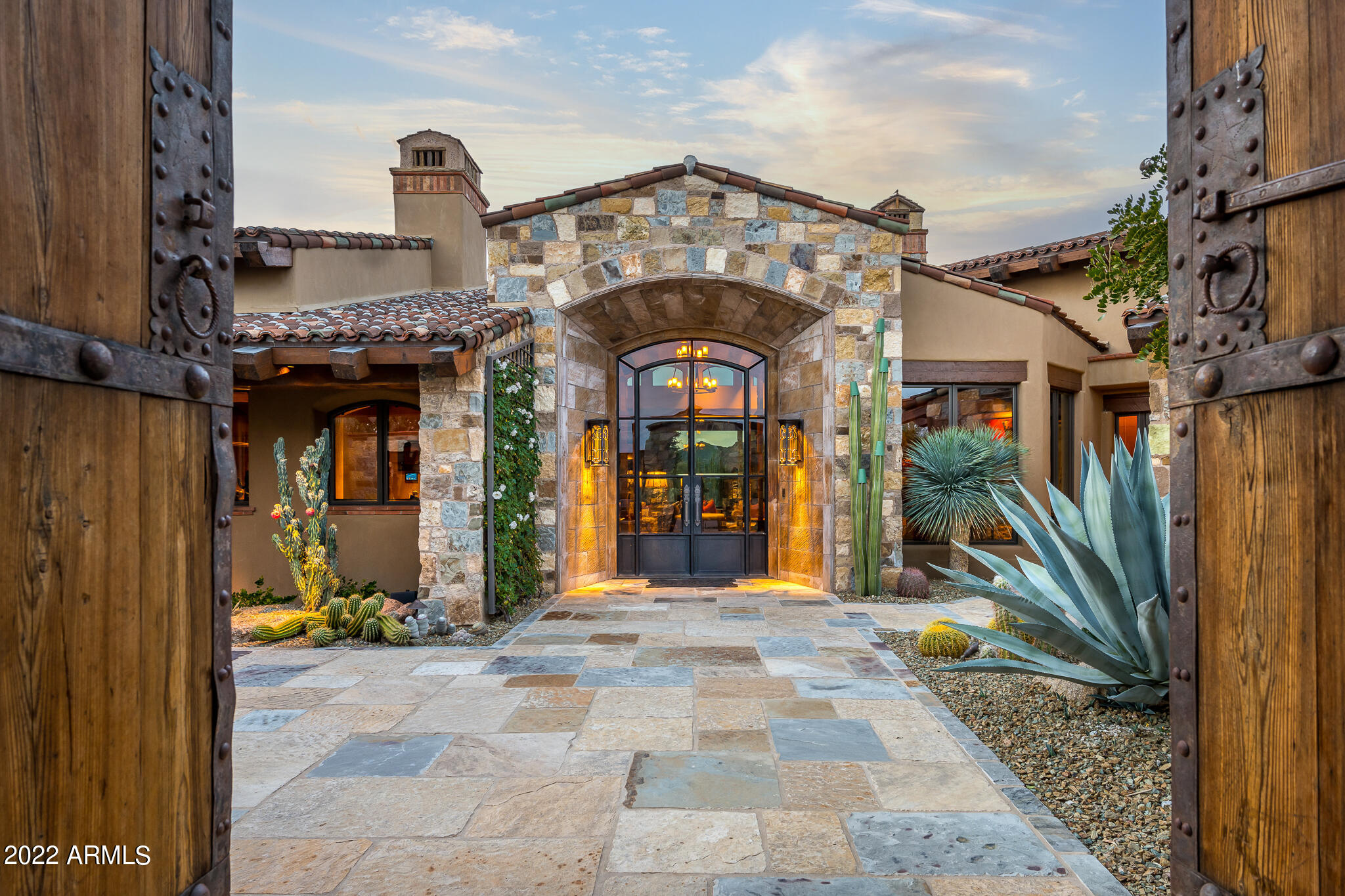 WHISPER ROCK UNIT 3 - Residential