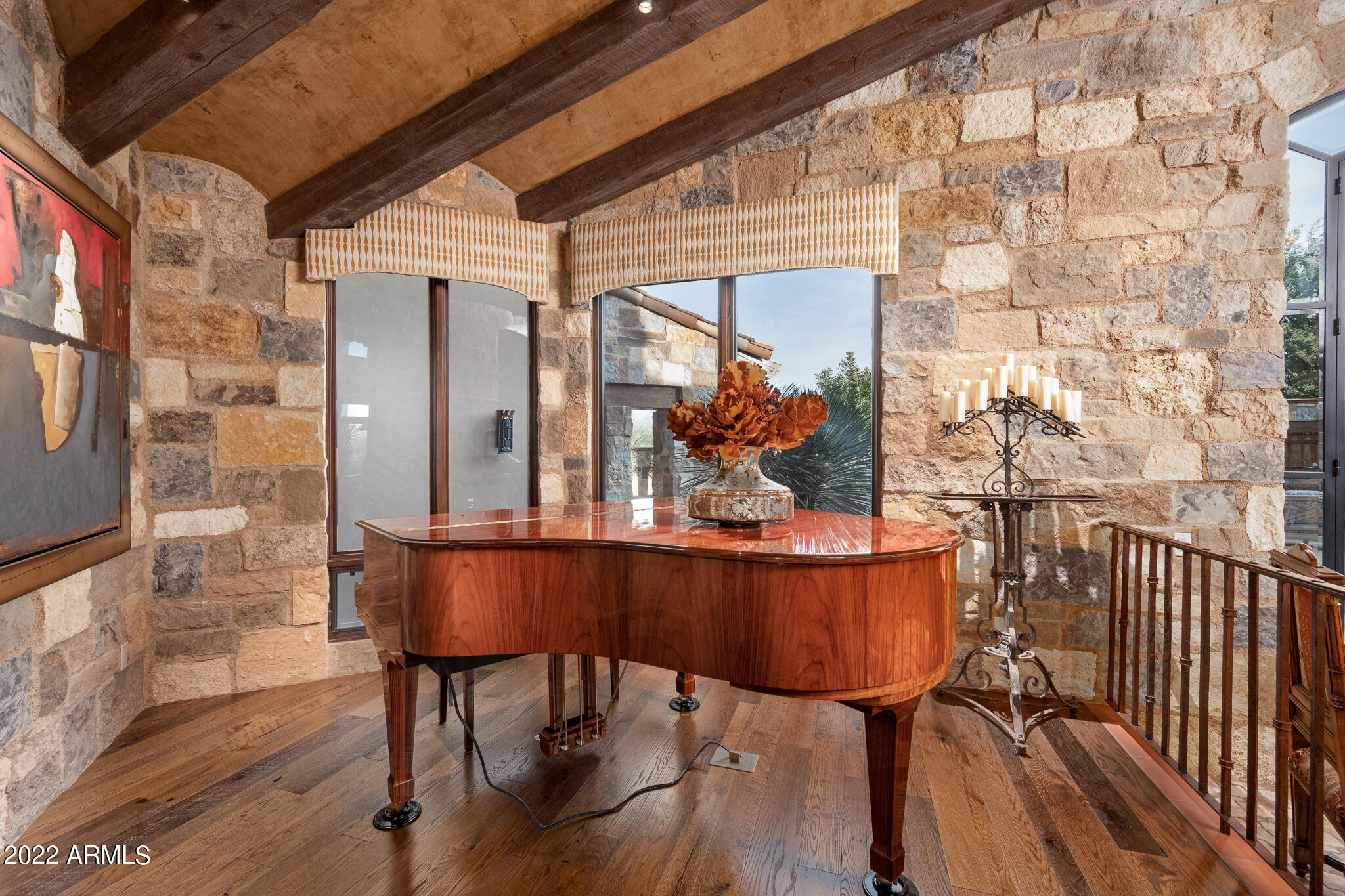 WHISPER ROCK UNIT 3 - Residential