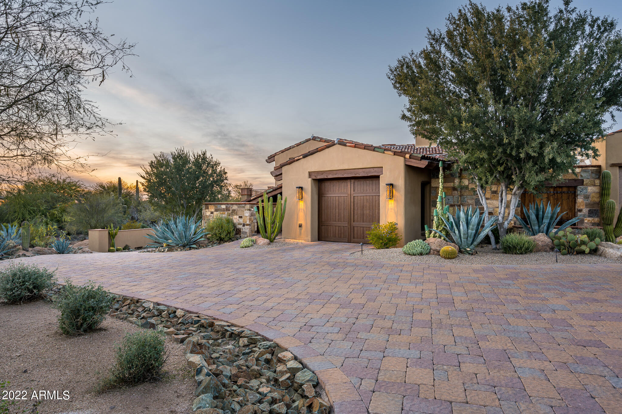 WHISPER ROCK UNIT 3 - Residential