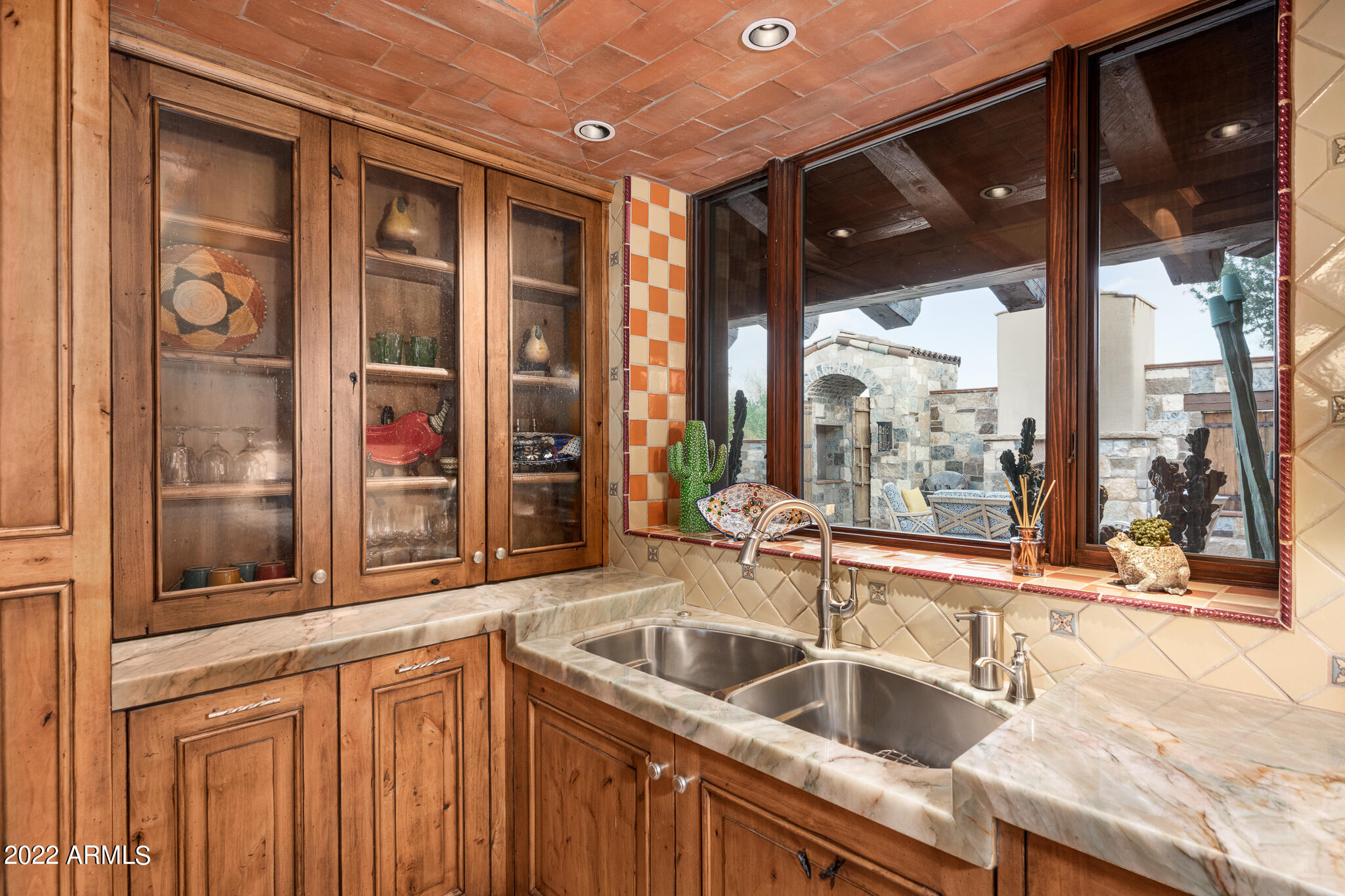 WHISPER ROCK UNIT 3 - Residential