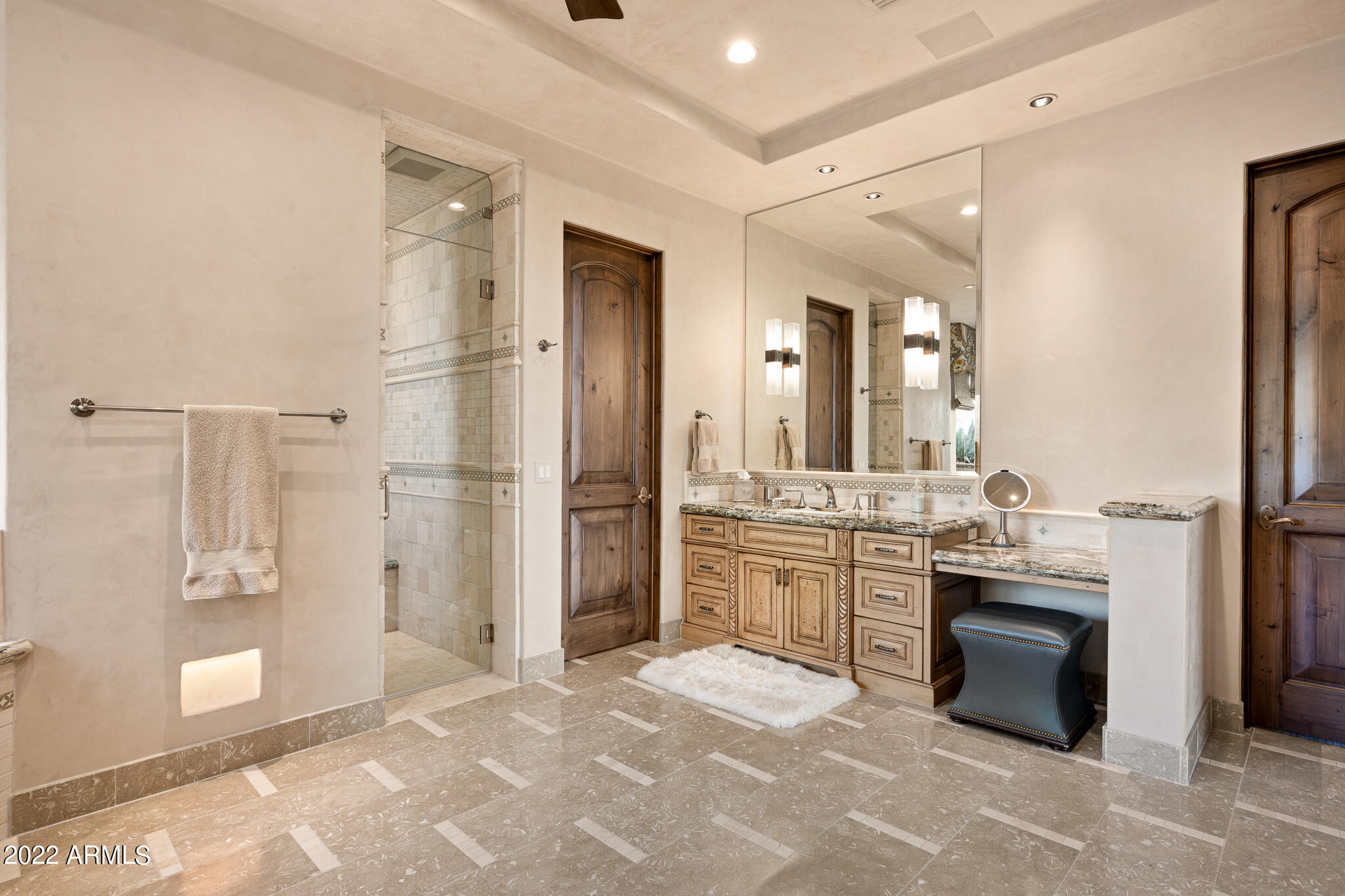 WHISPER ROCK UNIT 3 - Residential