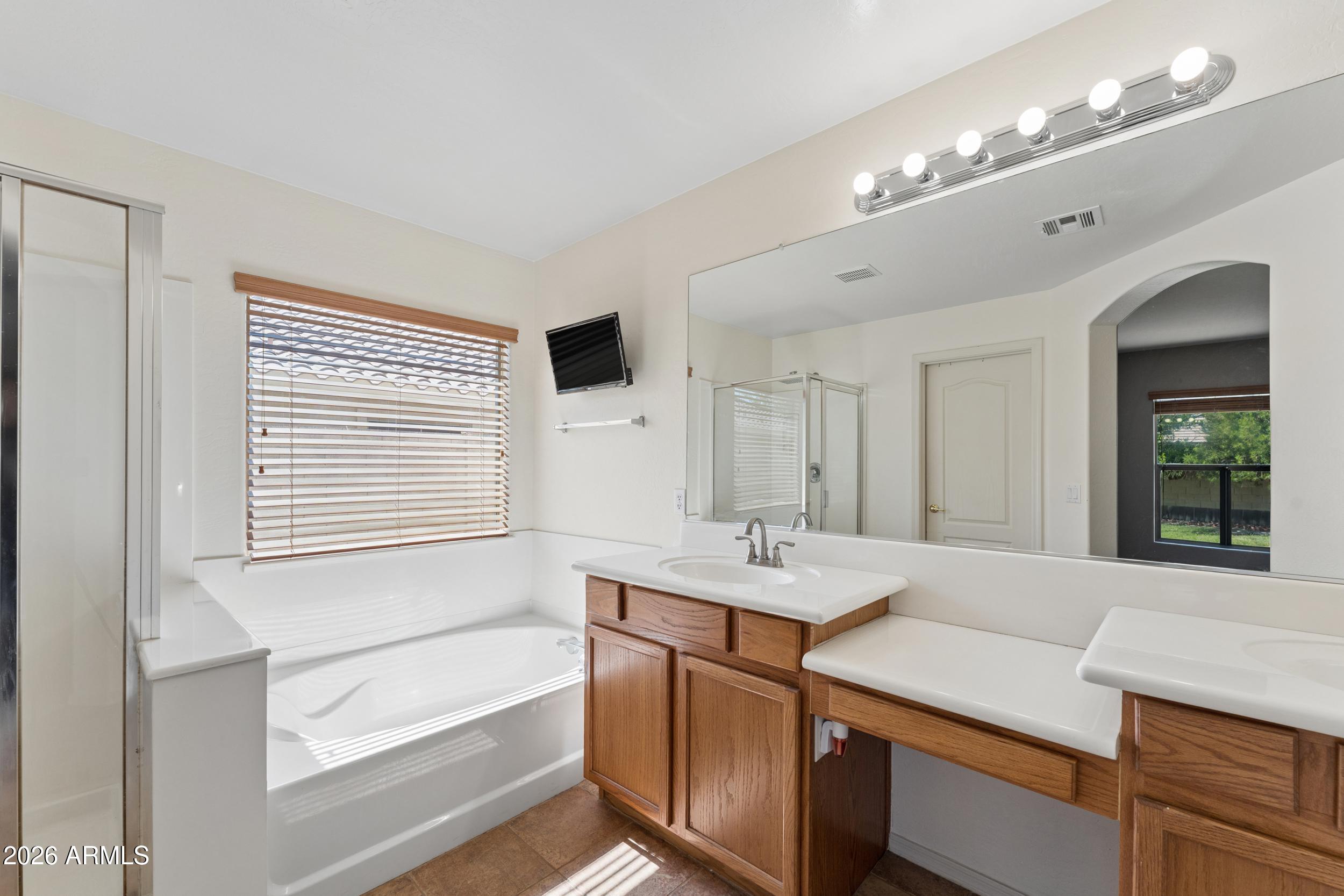 CHANDLER GINNING - Residential