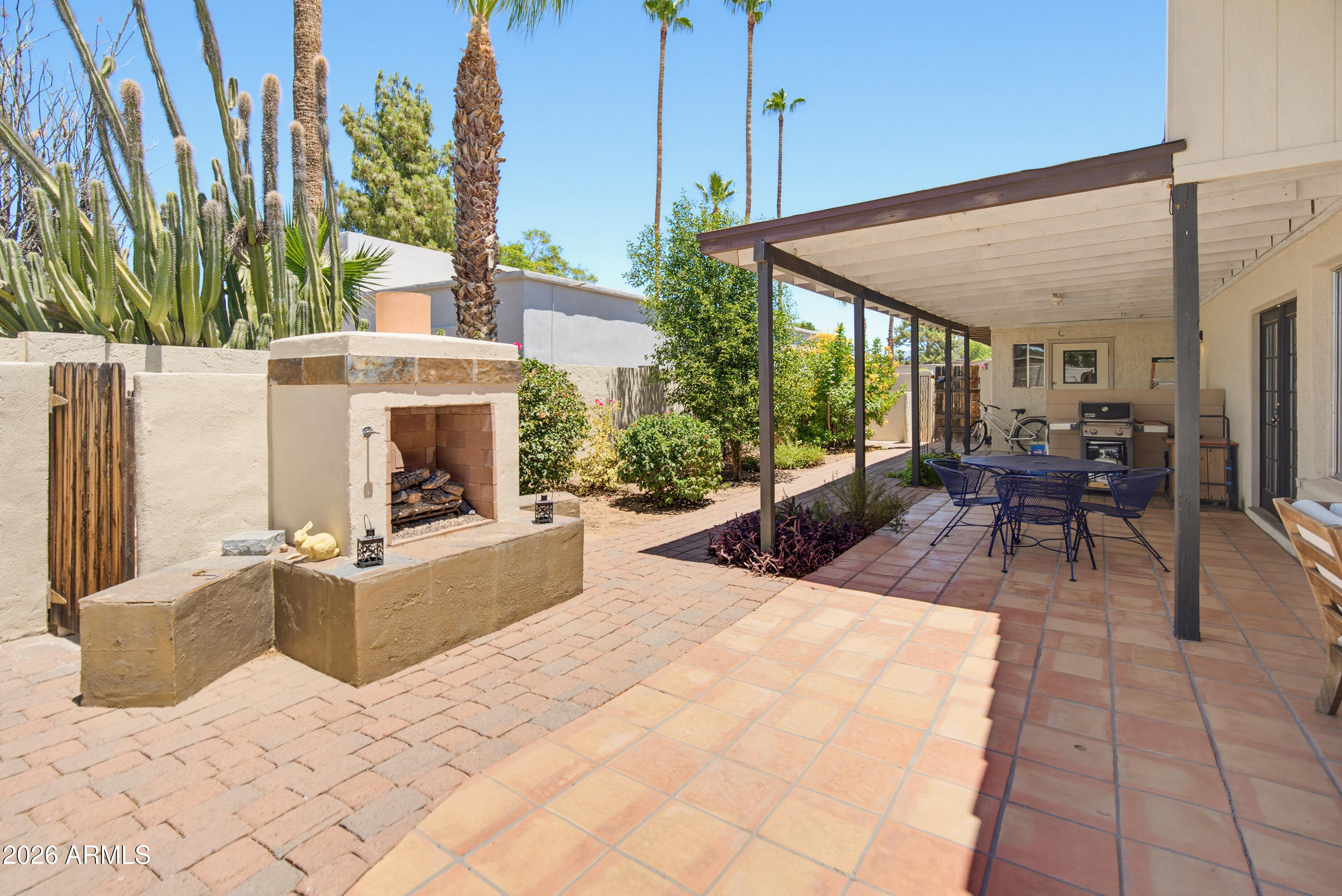 DESERT GARDENS - Residential