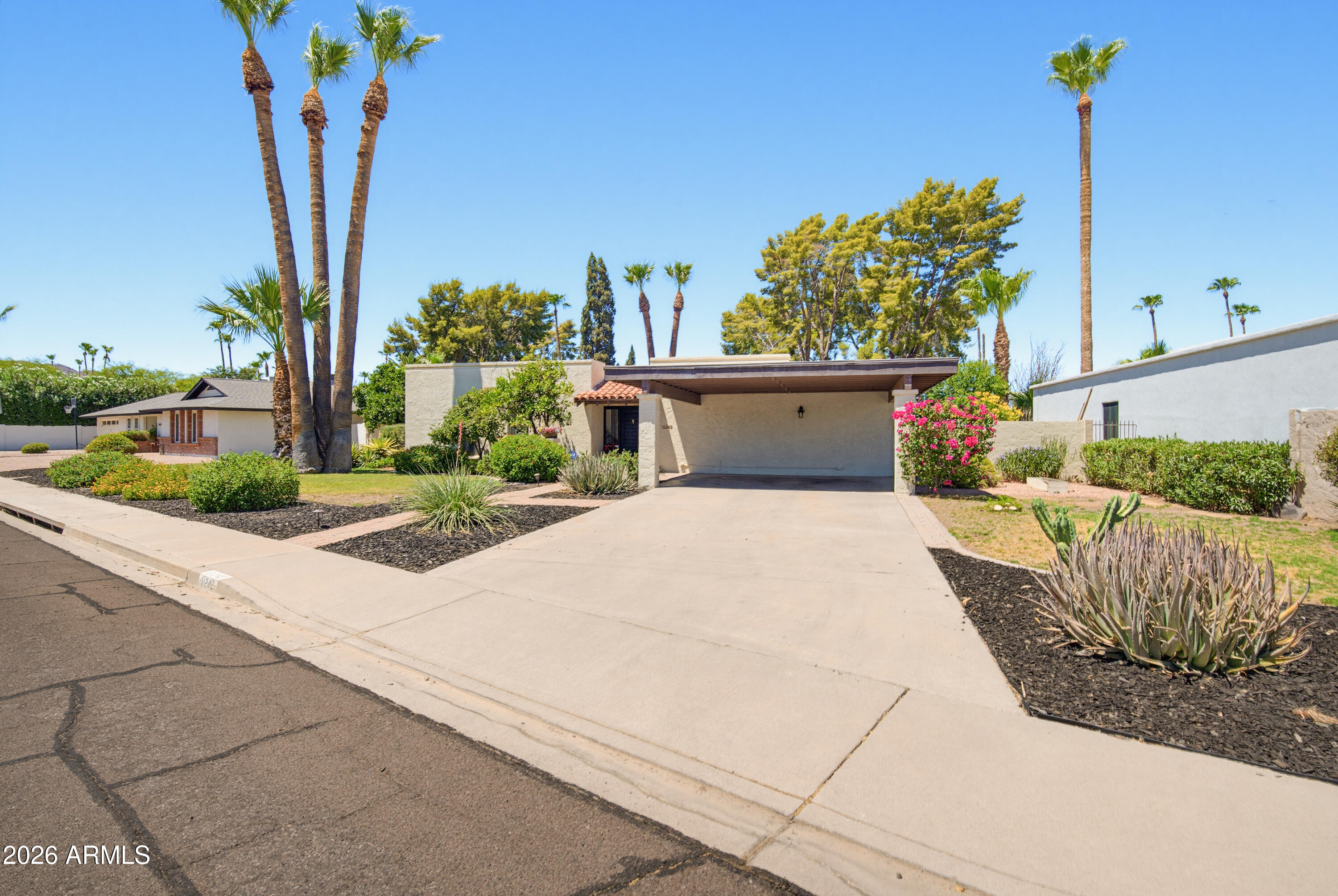 DESERT GARDENS - Residential