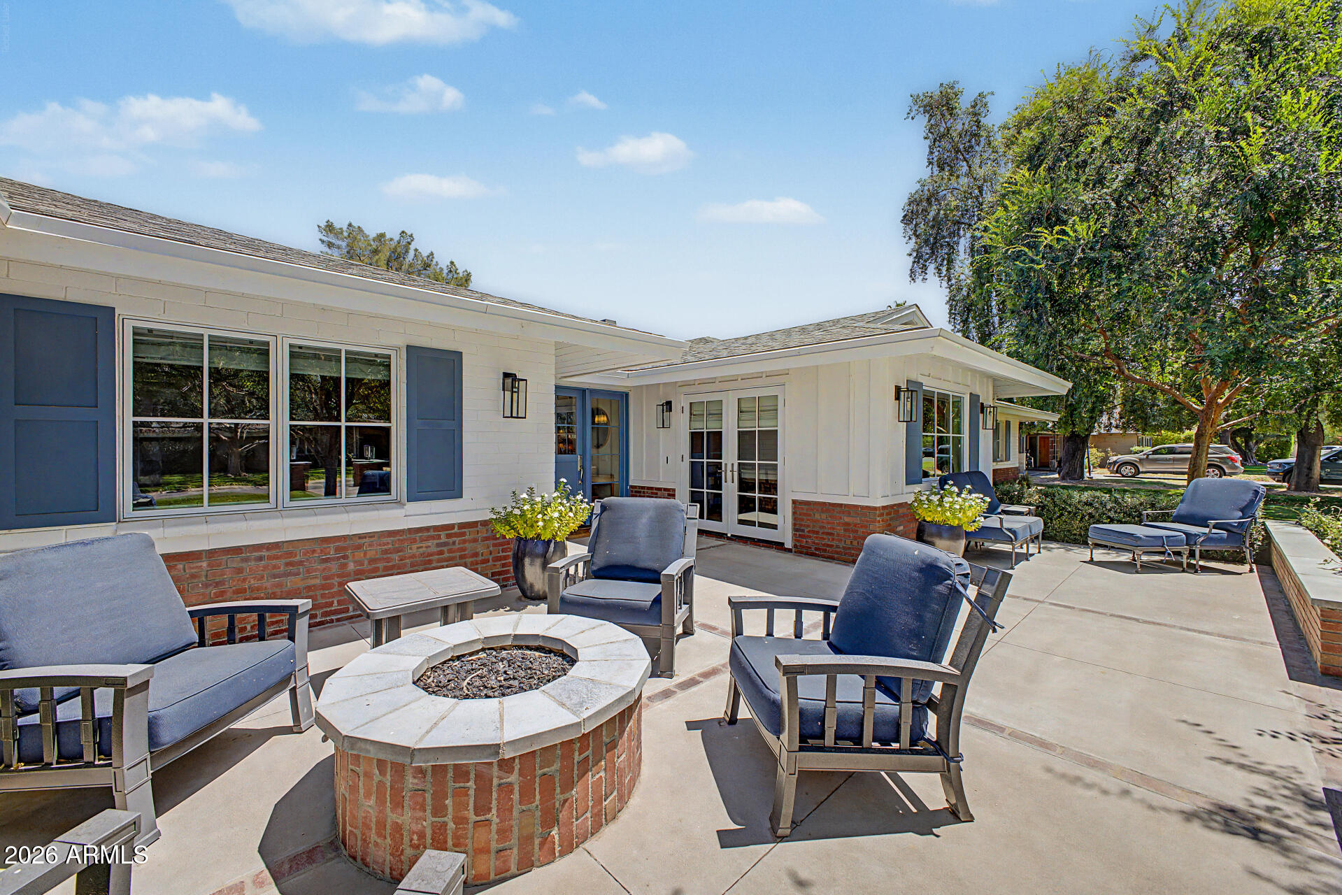CAMELBACK VILLA 2 - Residential