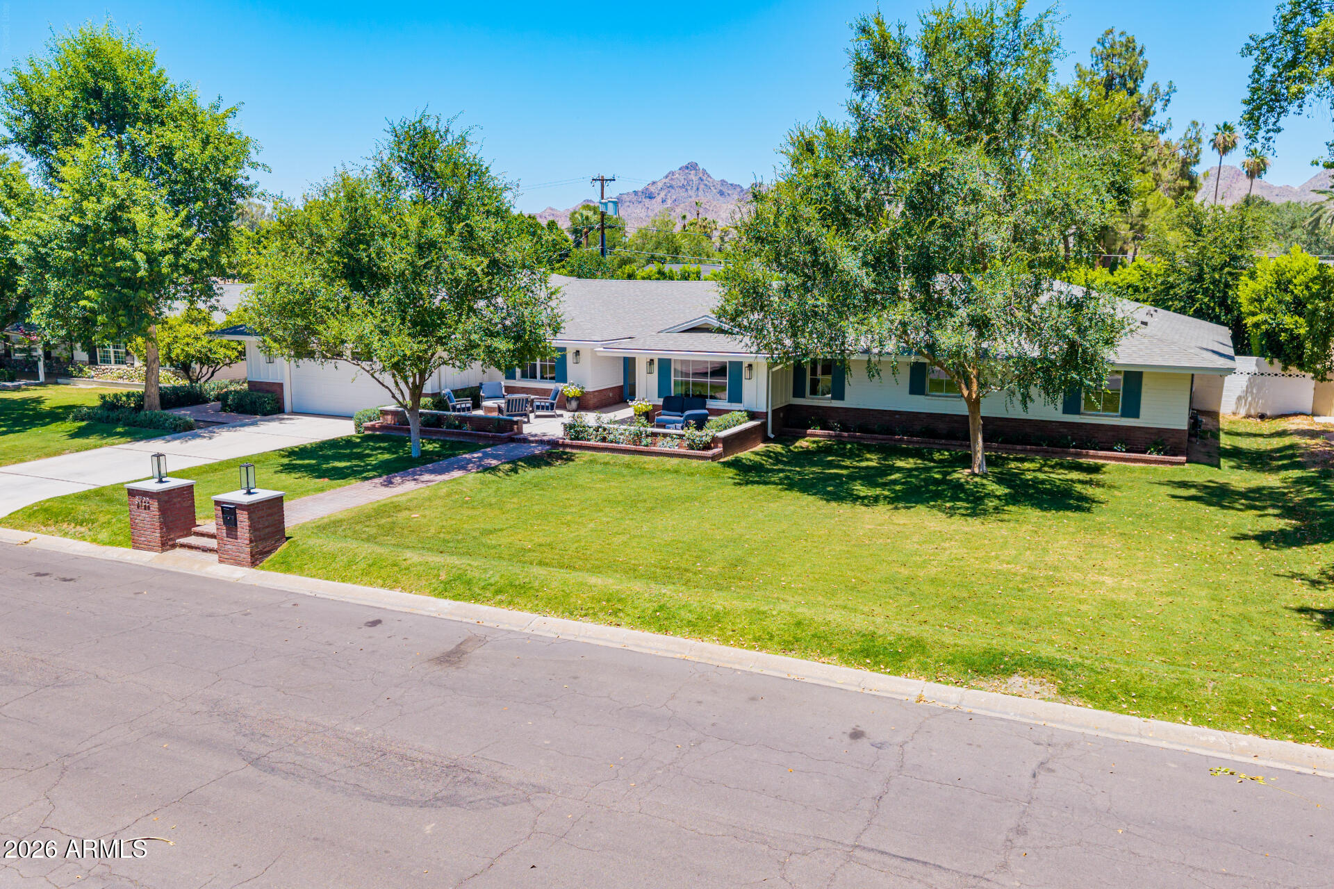 CAMELBACK VILLA 2 - Residential