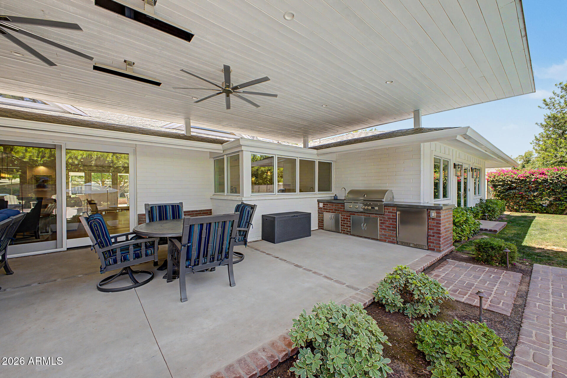CAMELBACK VILLA 2 - Residential