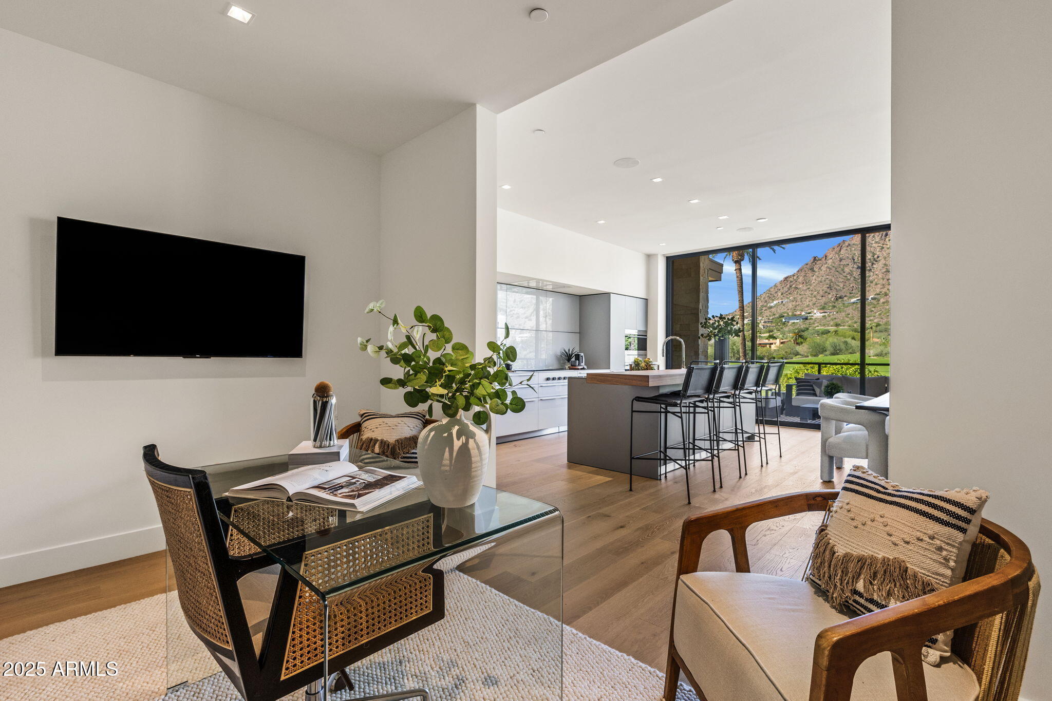 PHOENICIAN CANYON RESIDENCES - Residential