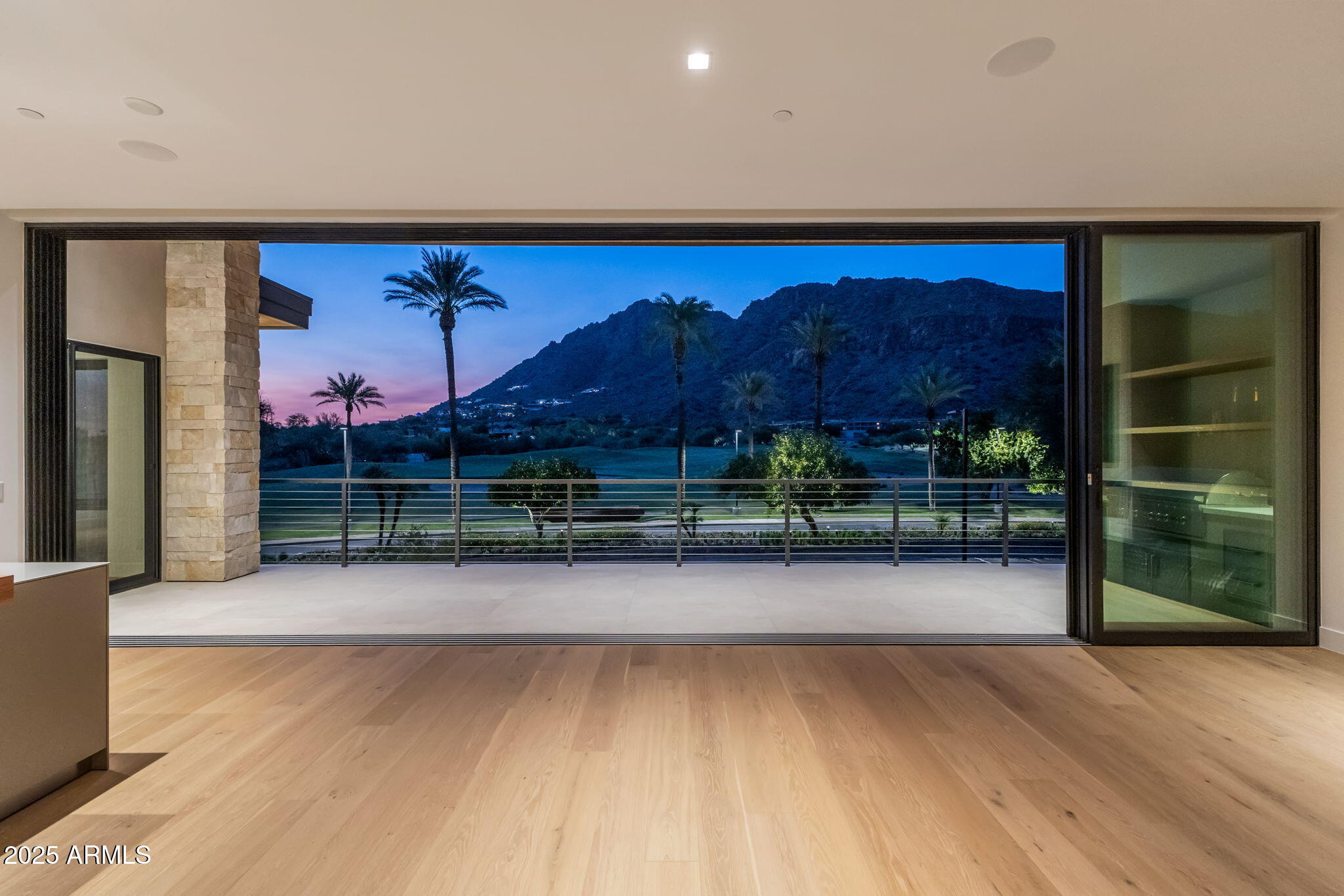 PHOENICIAN CANYON RESIDENCES - Residential