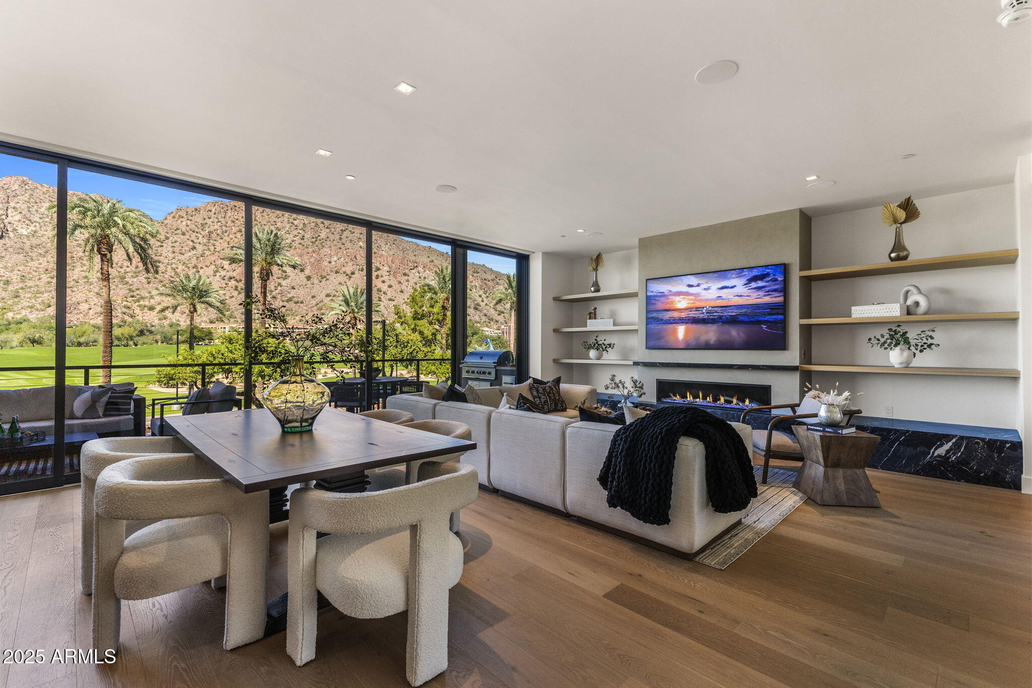 PHOENICIAN CANYON RESIDENCES - Residential