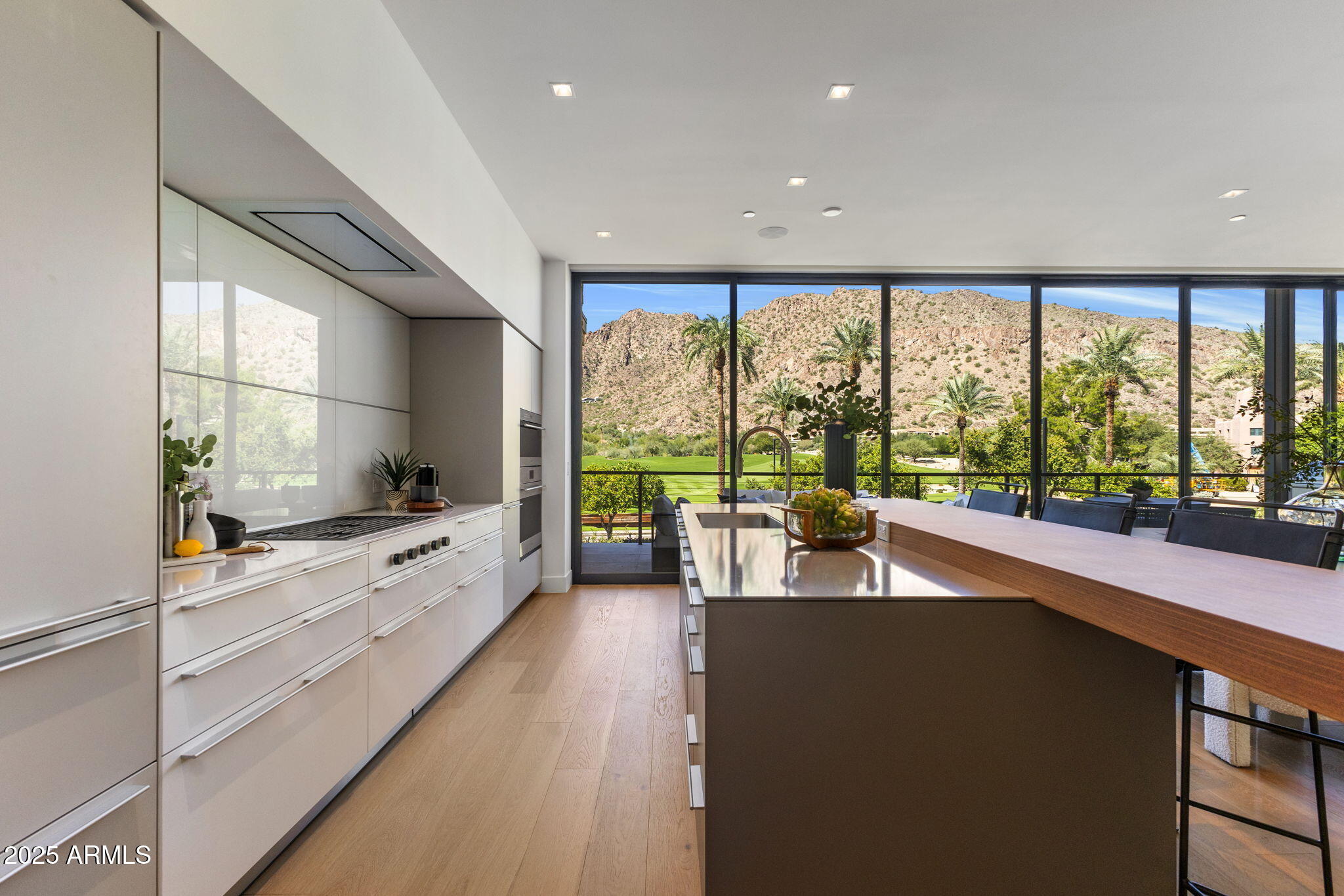 PHOENICIAN CANYON RESIDENCES - Residential