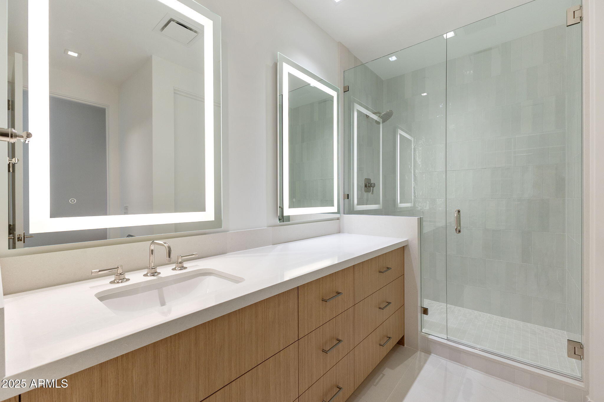 PHOENICIAN CANYON RESIDENCES - Residential