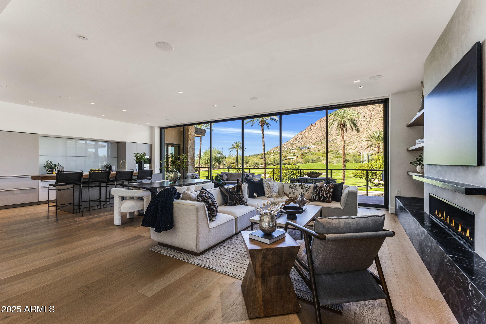 PHOENICIAN CANYON RESIDENCES - Residential