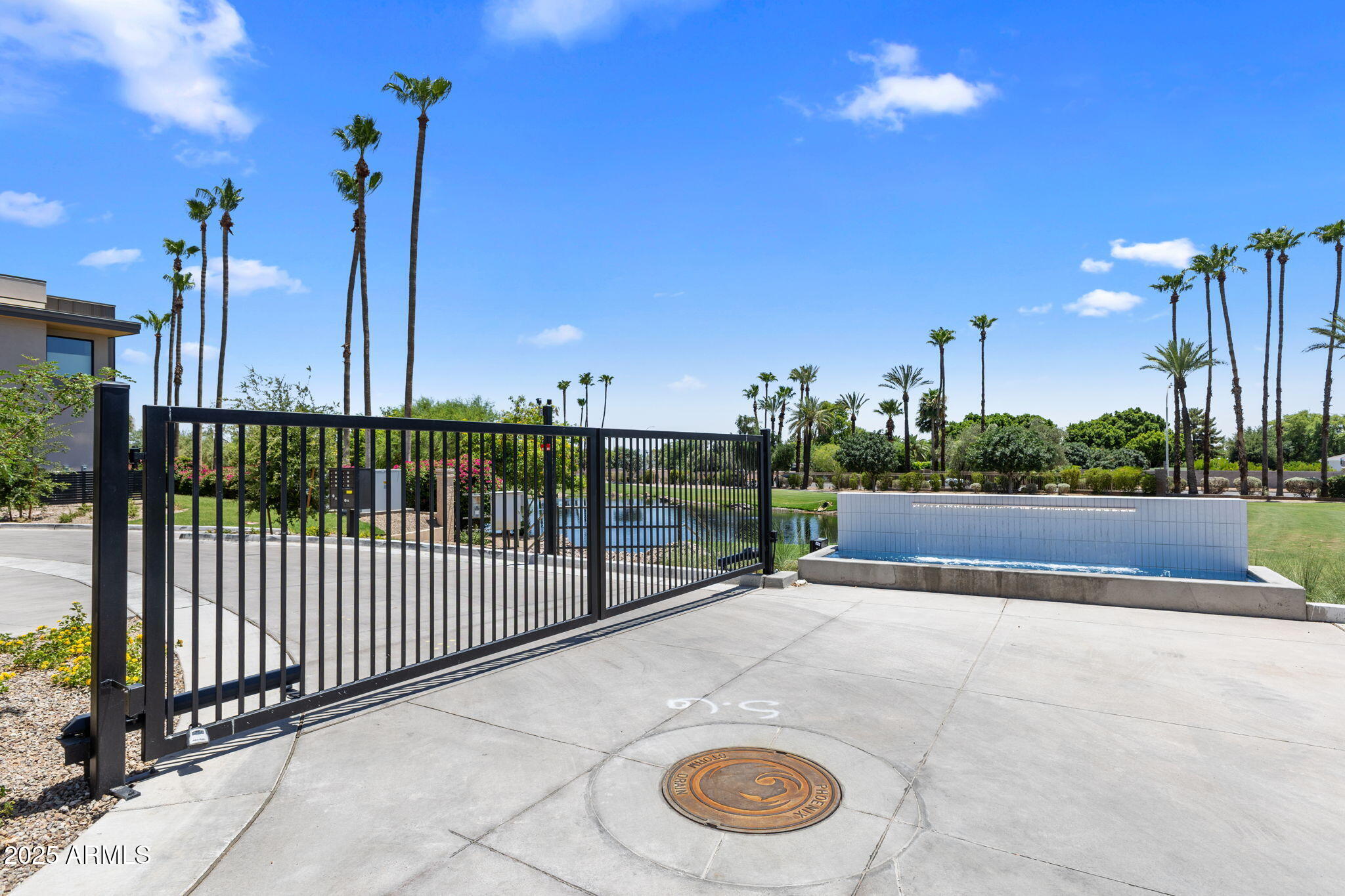 PHOENICIAN CANYON RESIDENCES - Residential