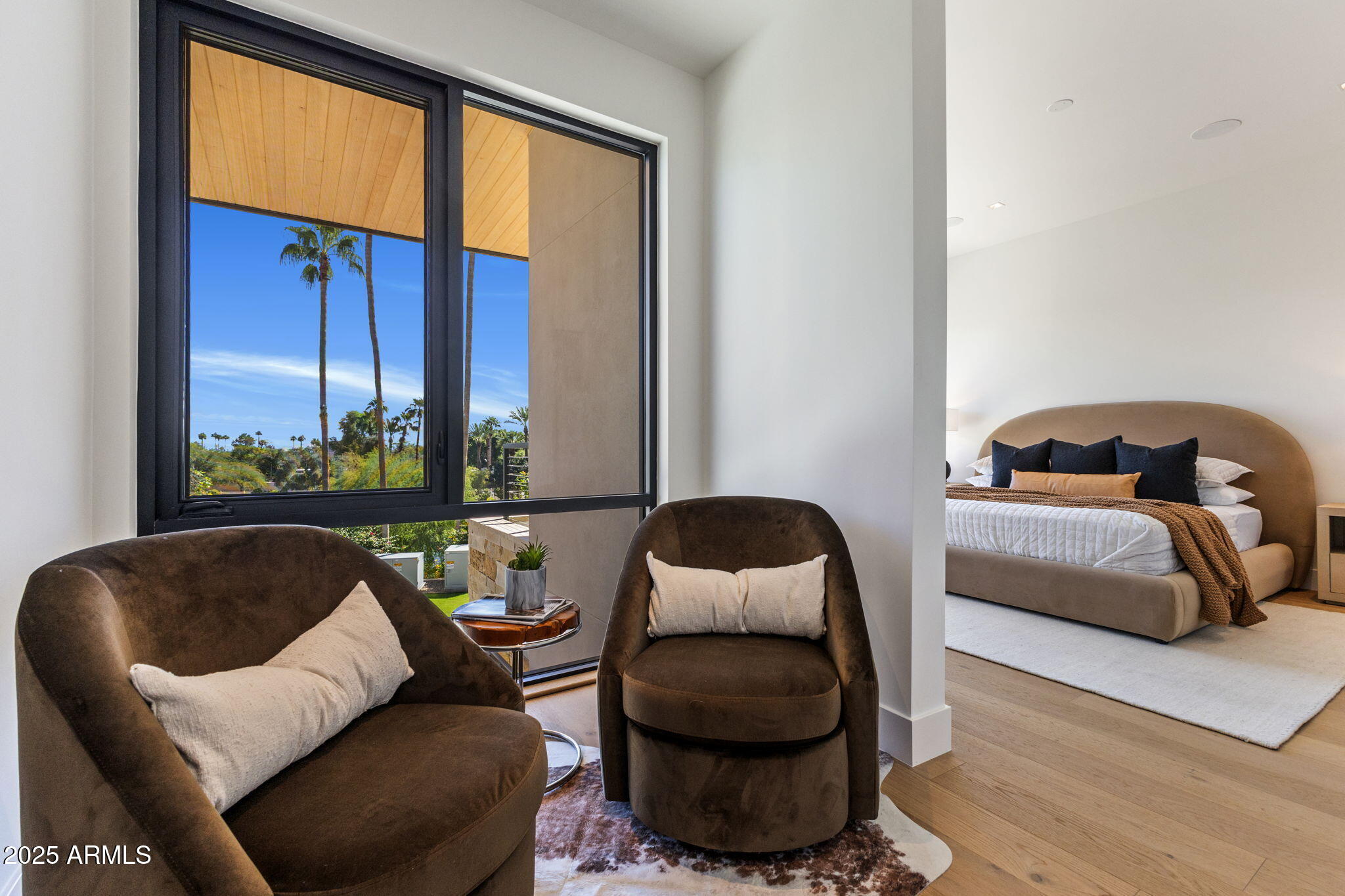 PHOENICIAN CANYON RESIDENCES - Residential