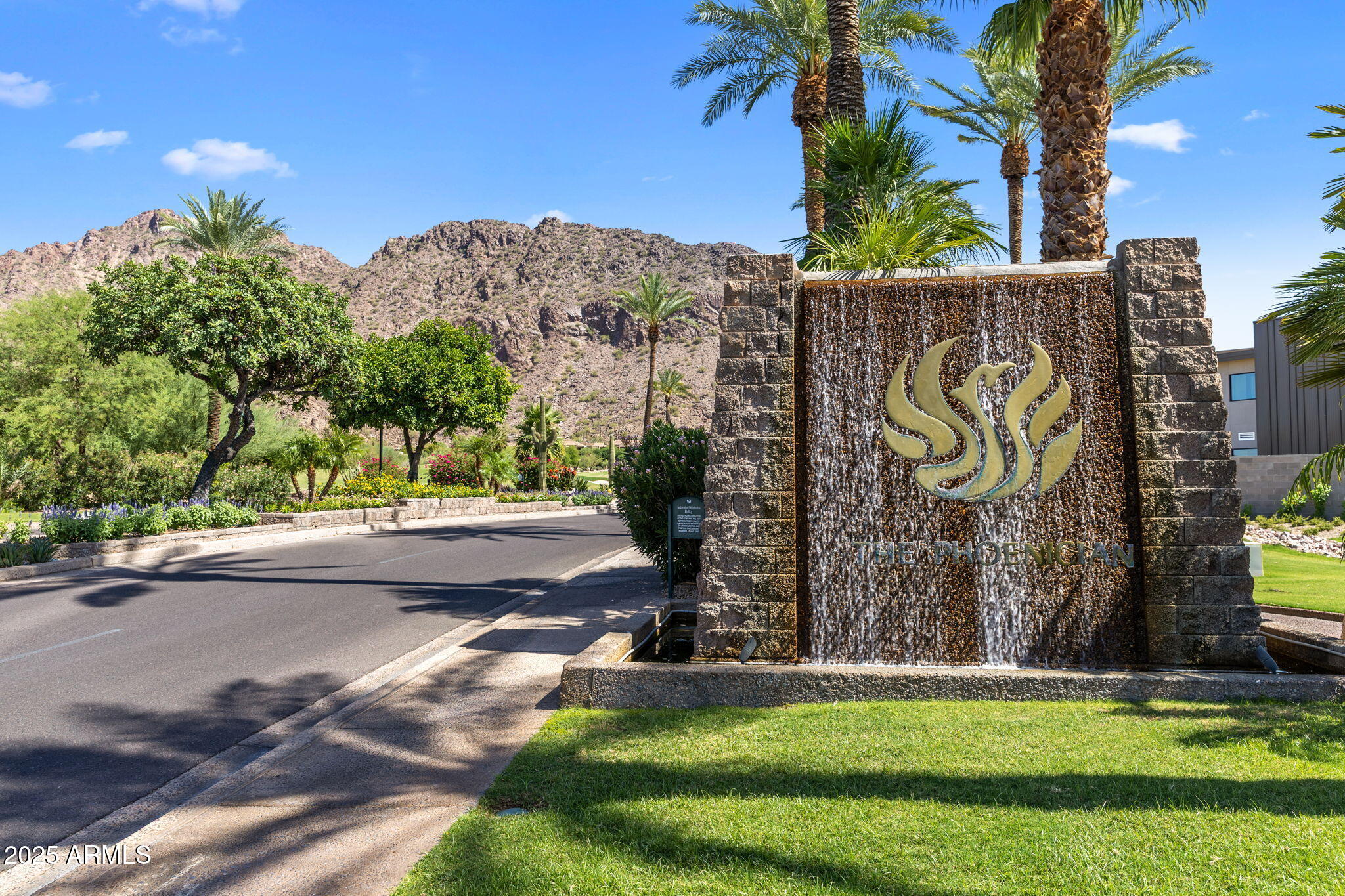 PHOENICIAN CANYON RESIDENCES - Residential
