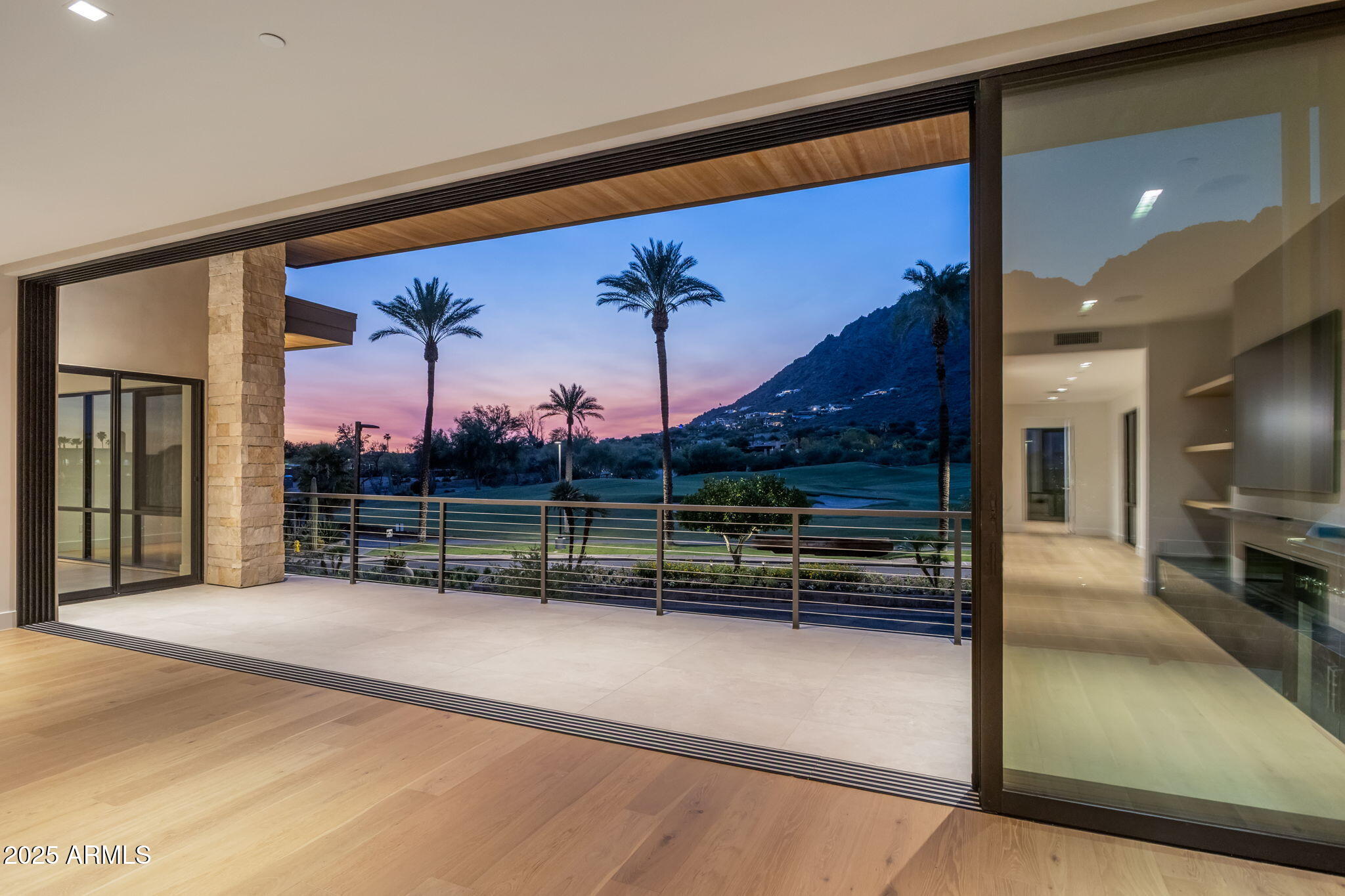 PHOENICIAN CANYON RESIDENCES - Residential
