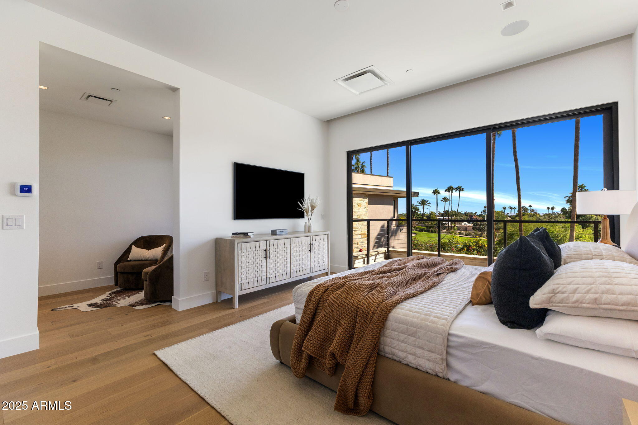 PHOENICIAN CANYON RESIDENCES - Residential