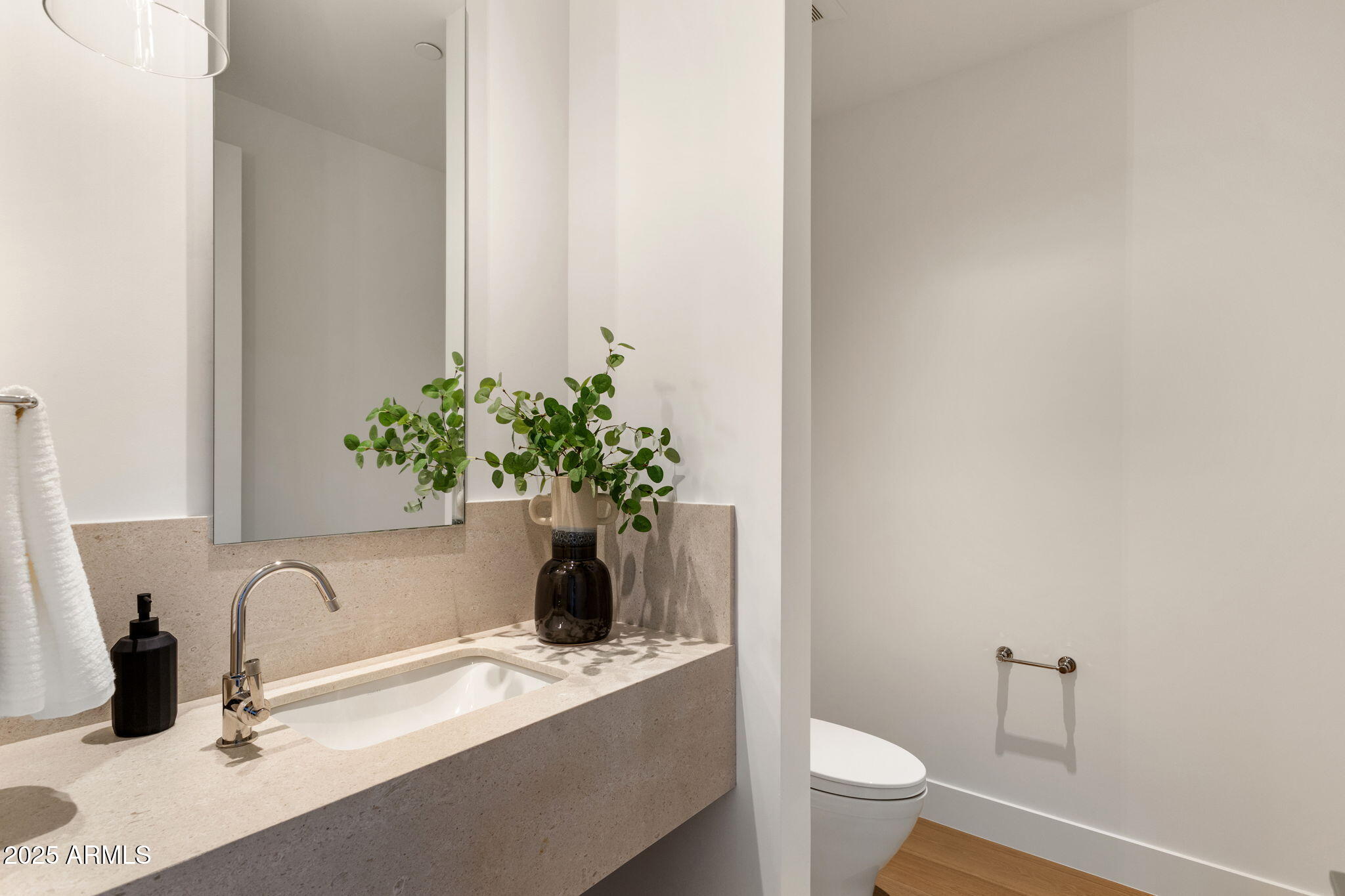 PHOENICIAN CANYON RESIDENCES - Residential