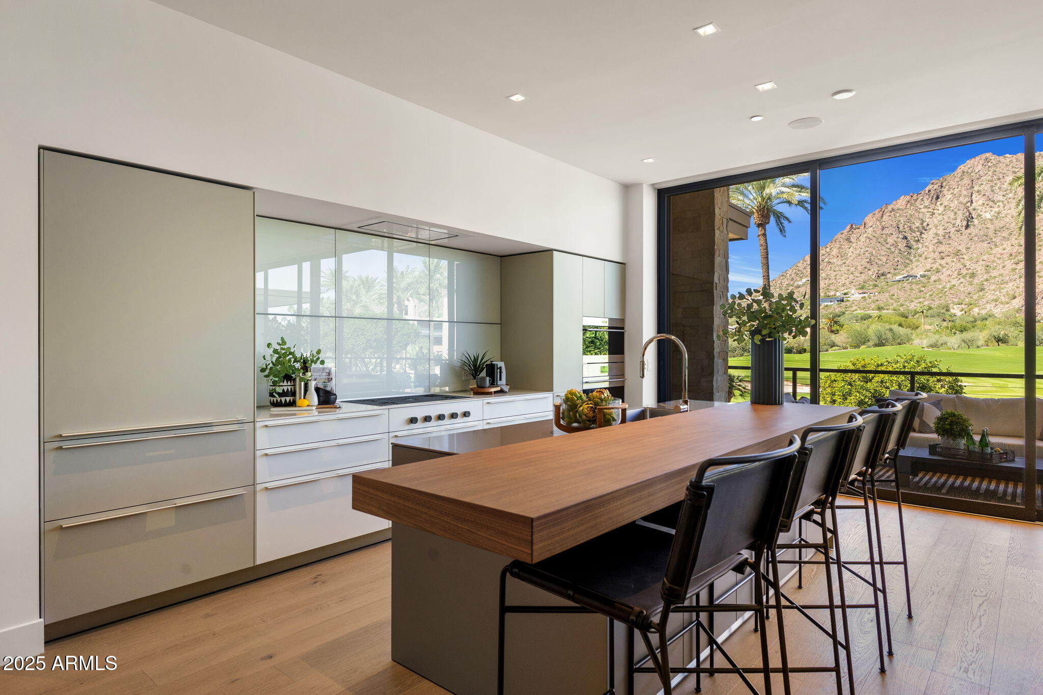 PHOENICIAN CANYON RESIDENCES - Residential