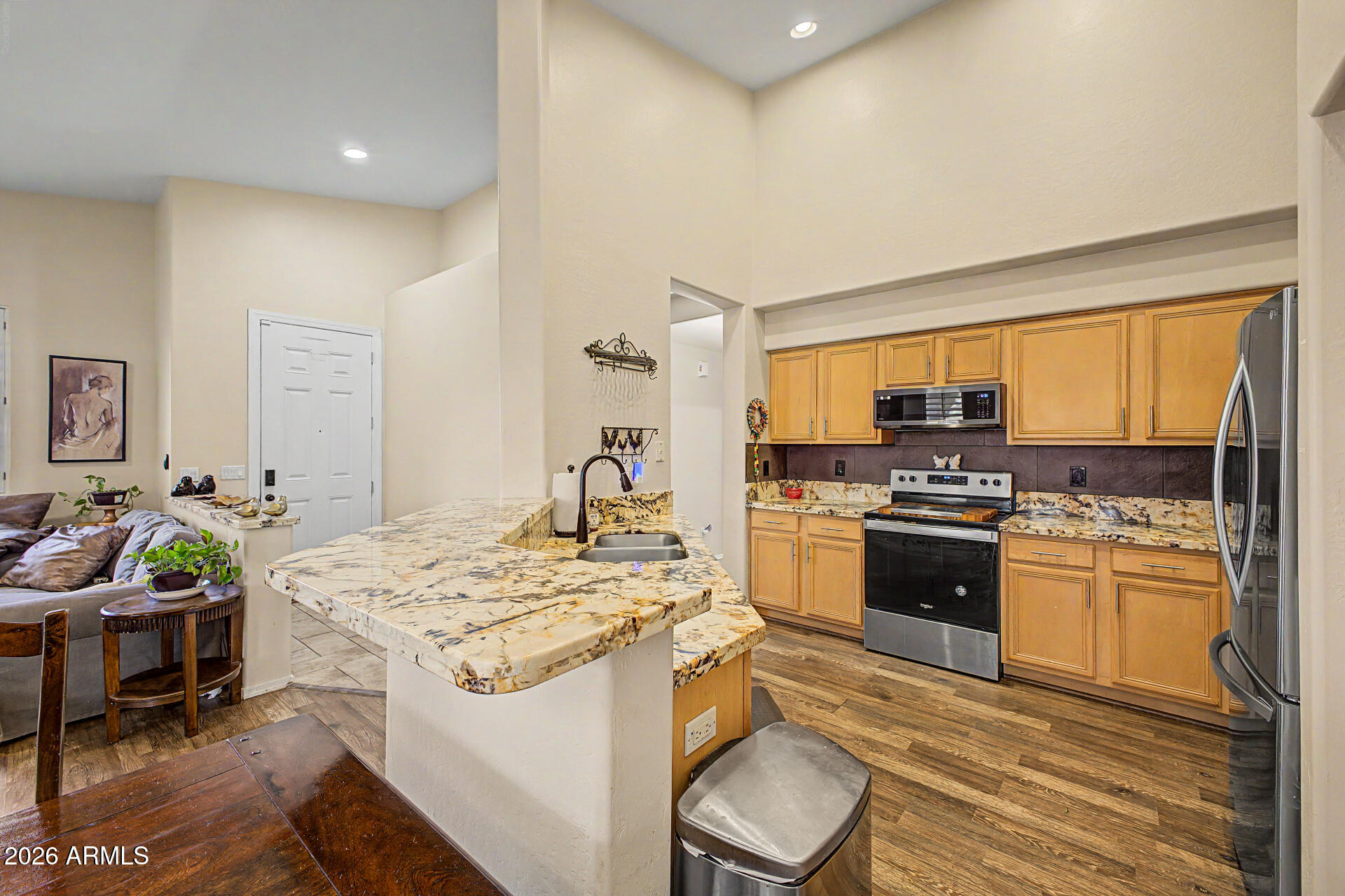 STONECLIFFE CONDOMINIUM - Residential