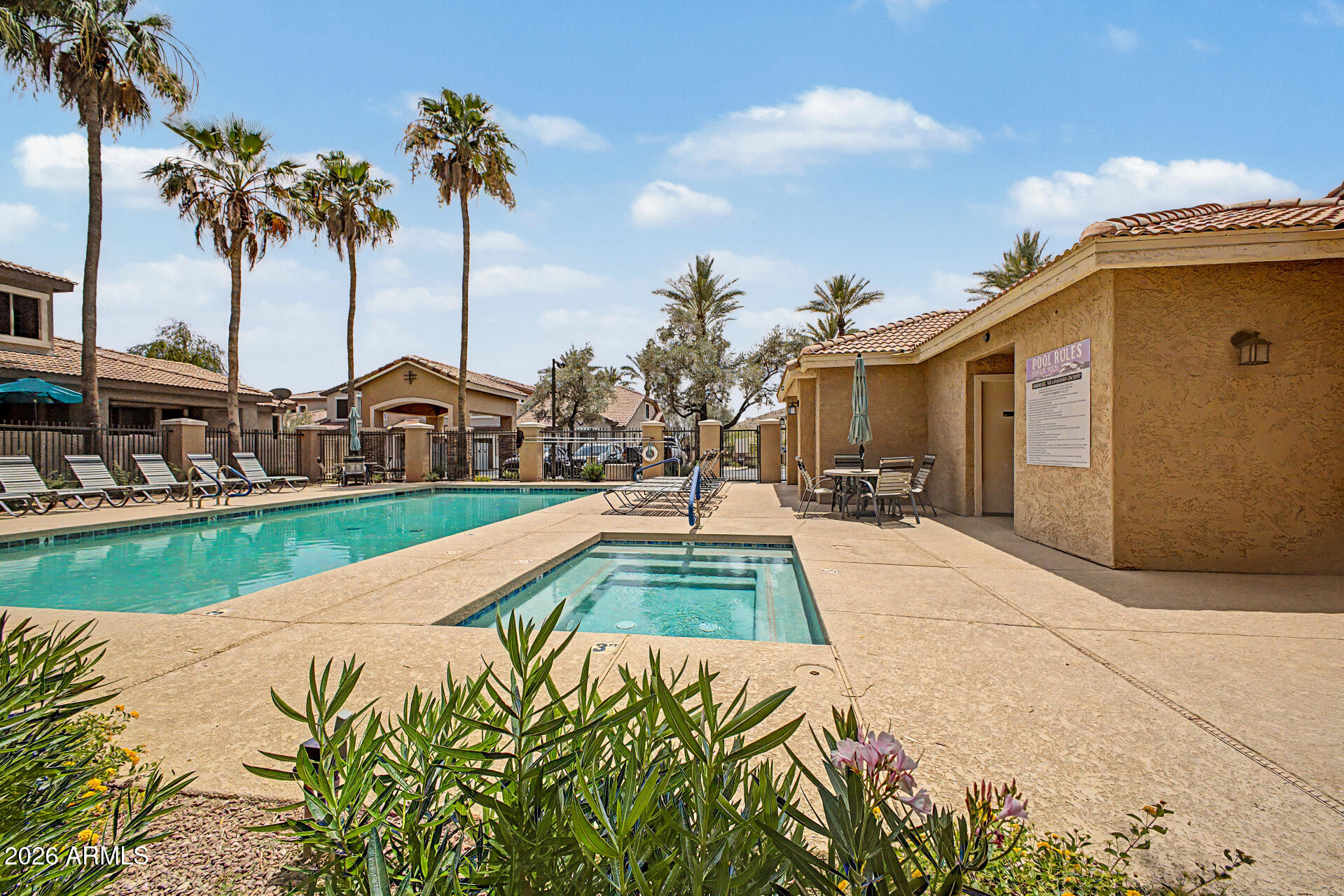 STONECLIFFE CONDOMINIUM - Residential