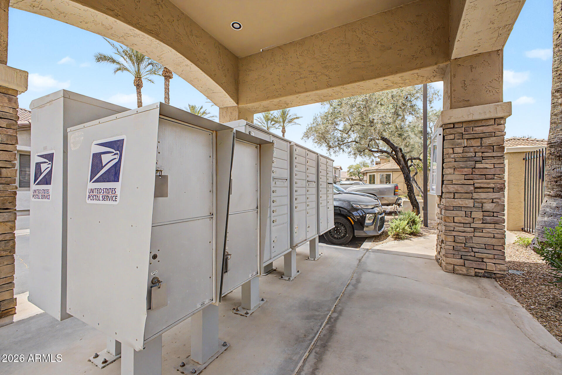 STONECLIFFE CONDOMINIUM - Residential