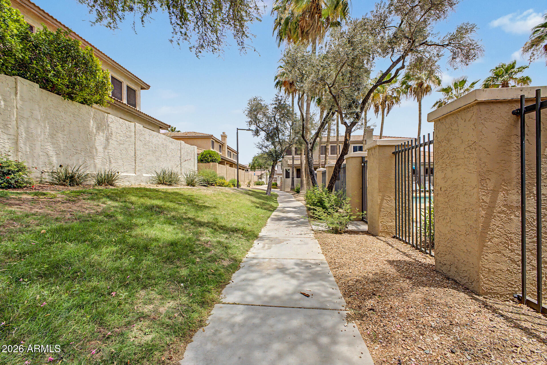 STONECLIFFE CONDOMINIUM - Residential