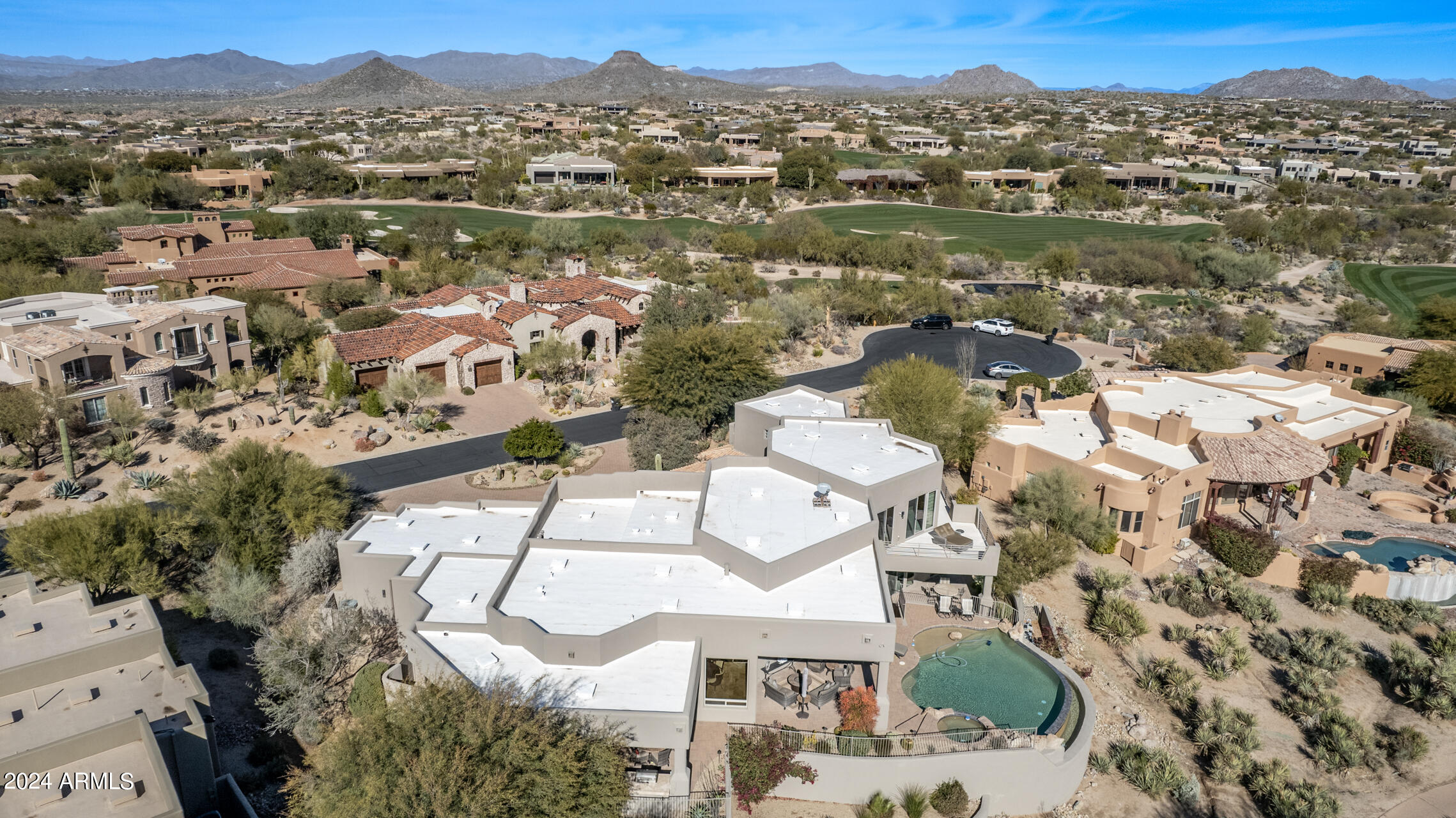 PINNACLE CANYON - Residential
