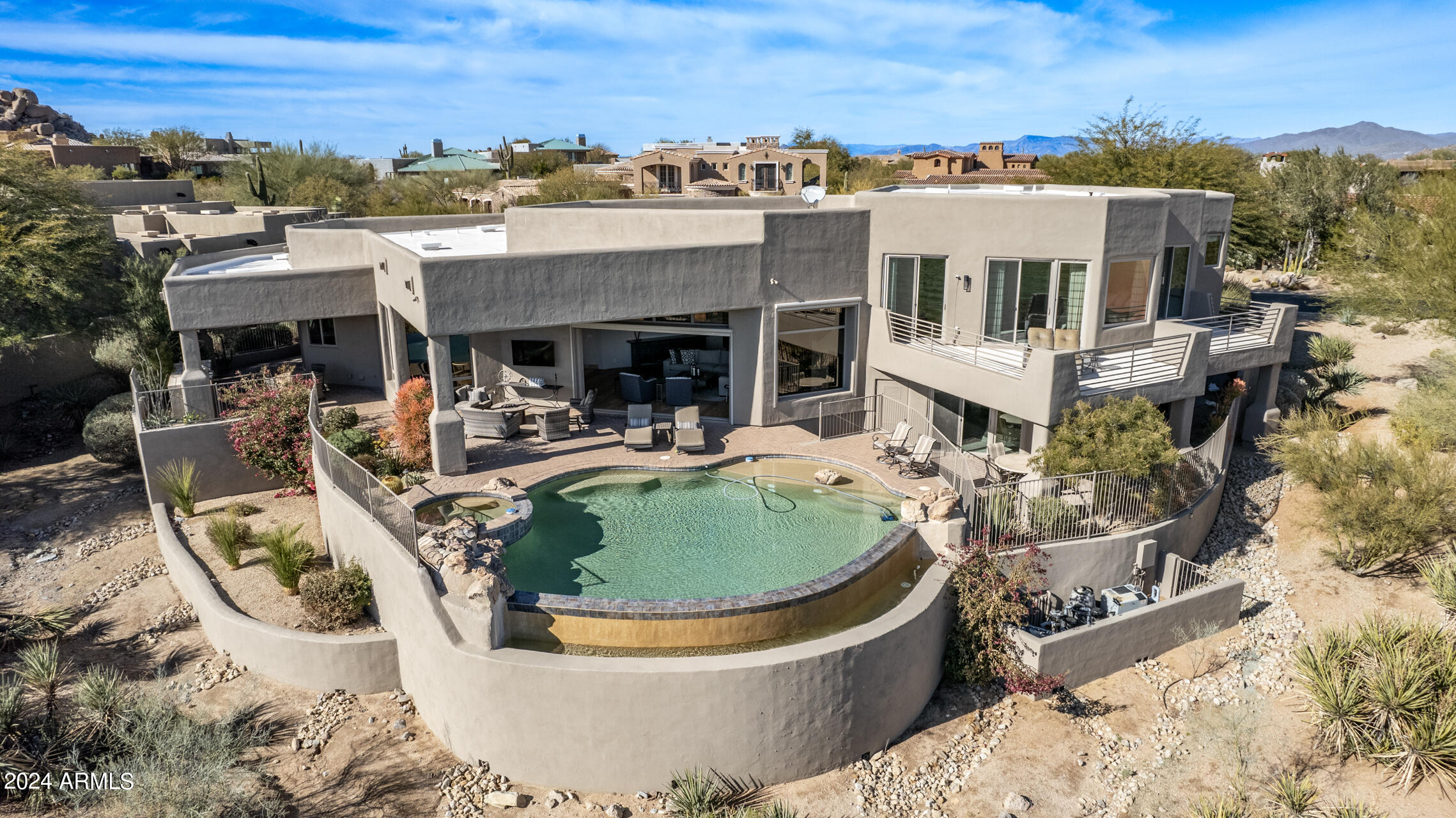 PINNACLE CANYON - Residential