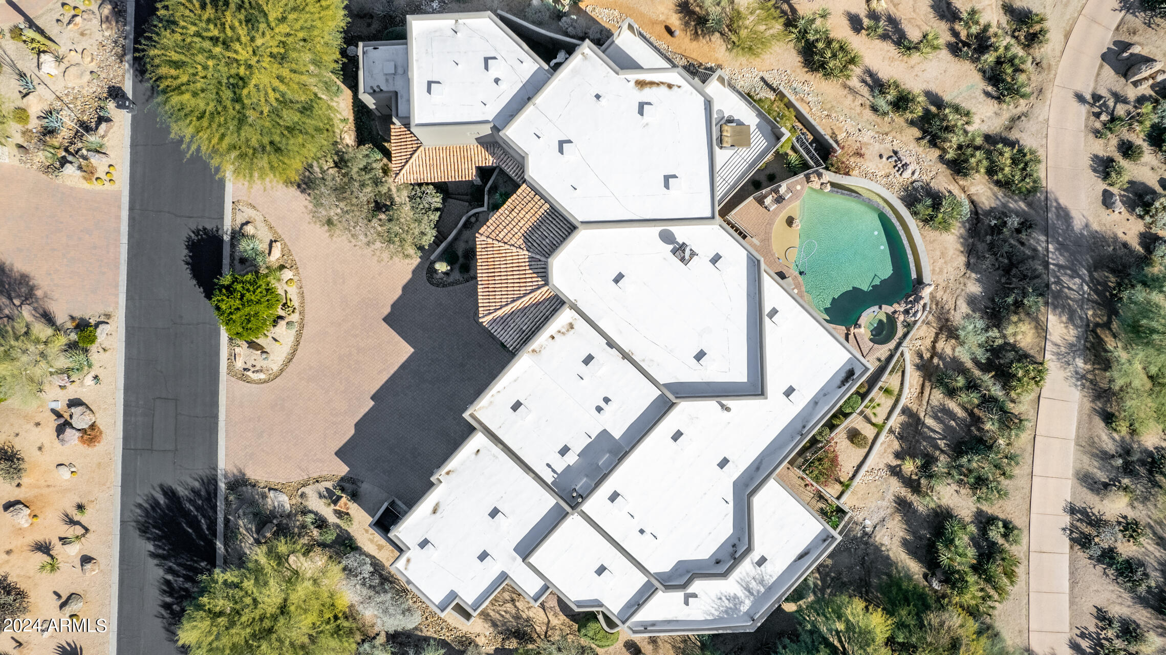 PINNACLE CANYON - Residential