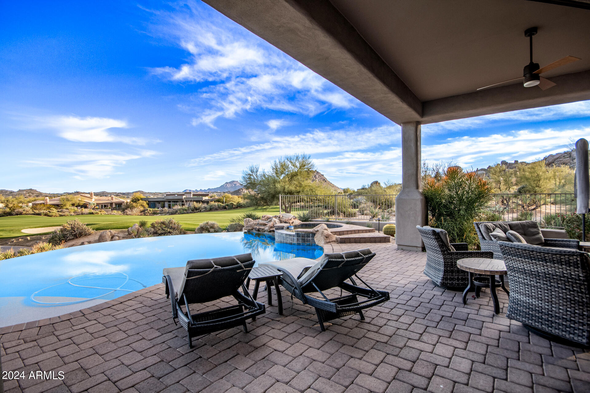 PINNACLE CANYON - Residential
