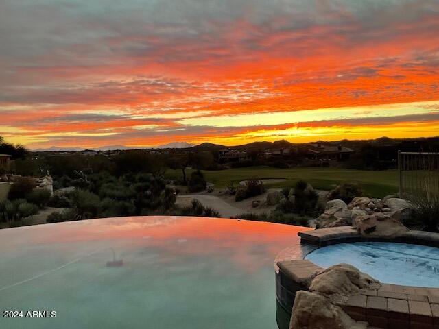 PINNACLE CANYON - Residential