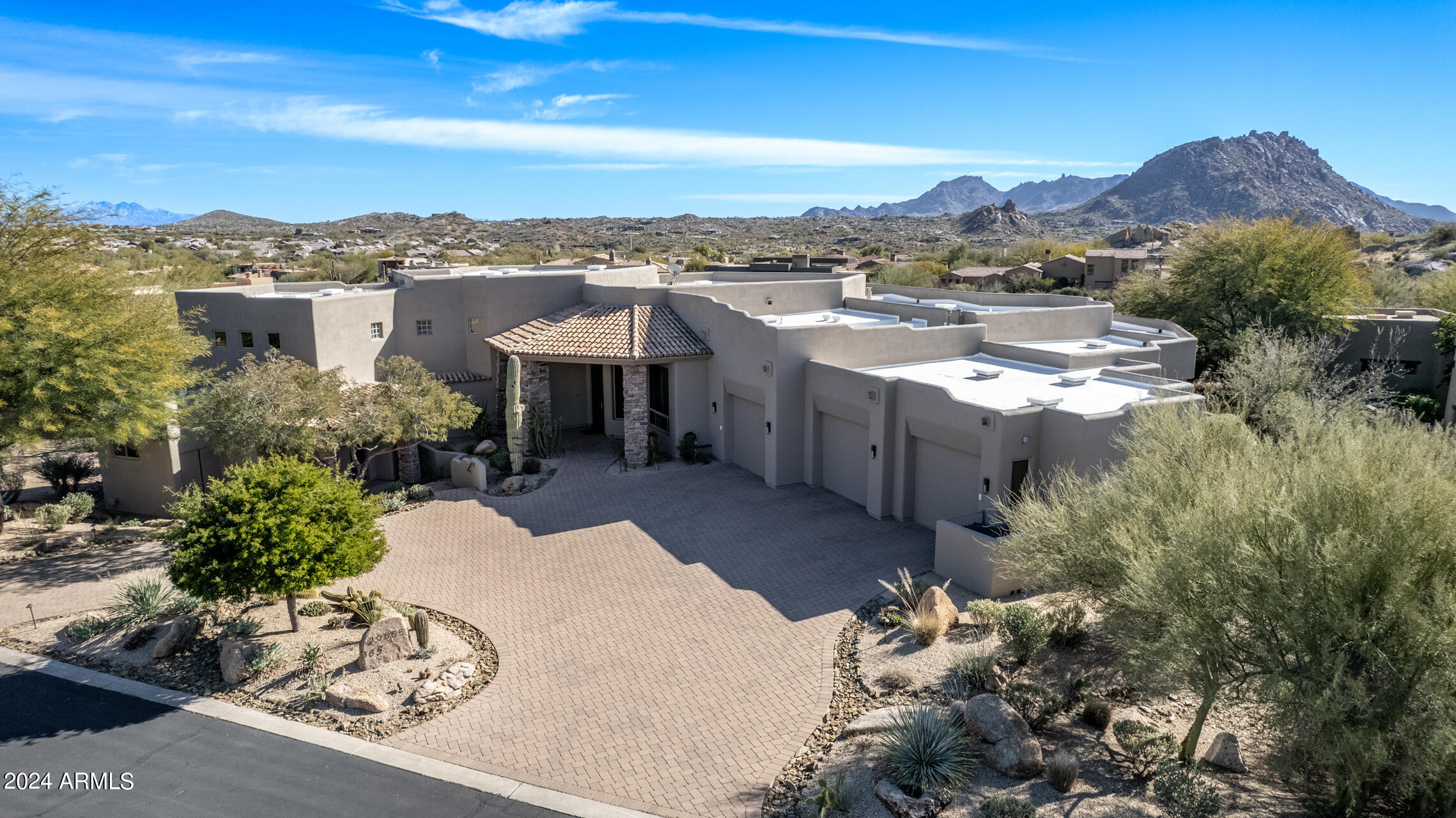 PINNACLE CANYON - Residential