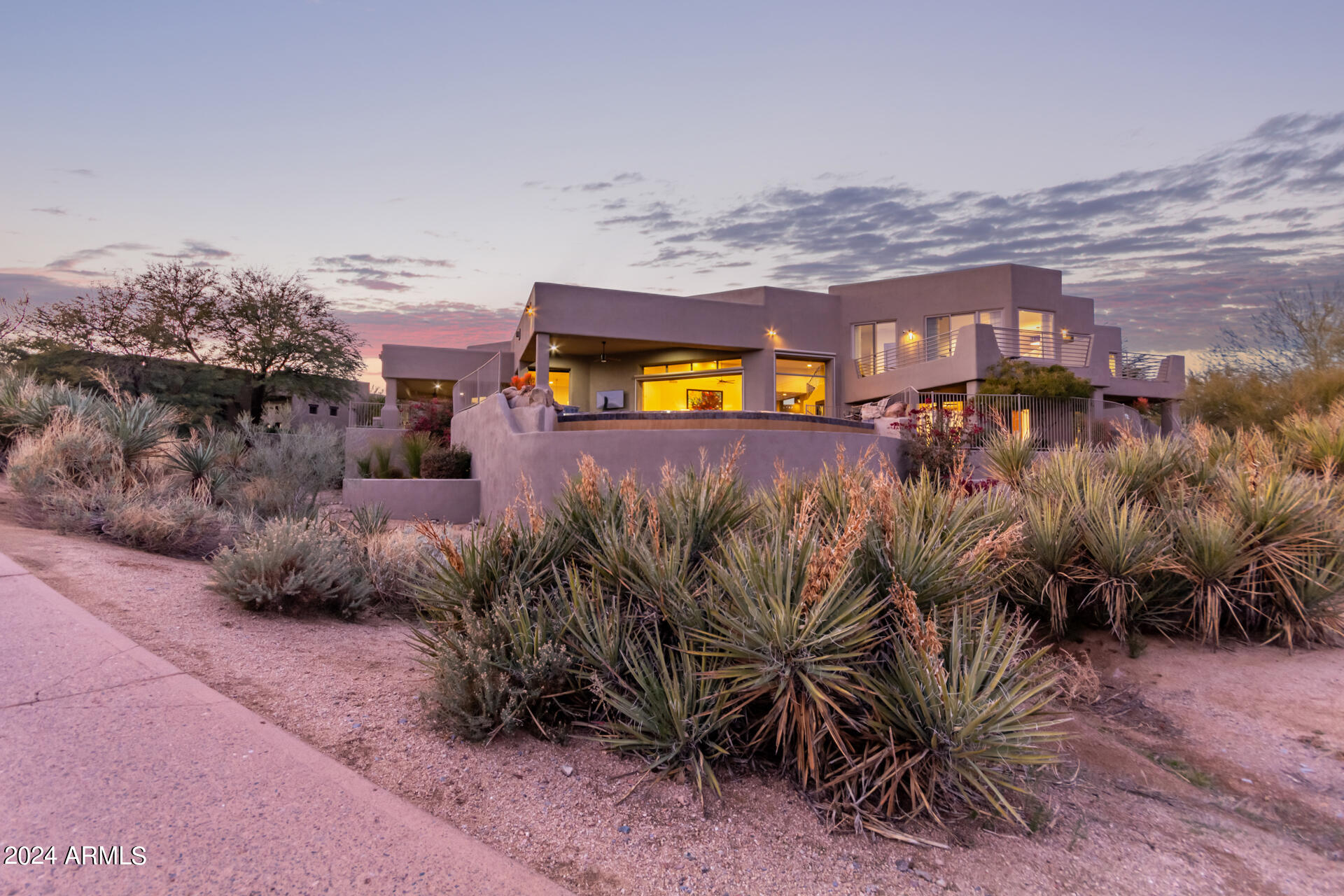 PINNACLE CANYON - Residential