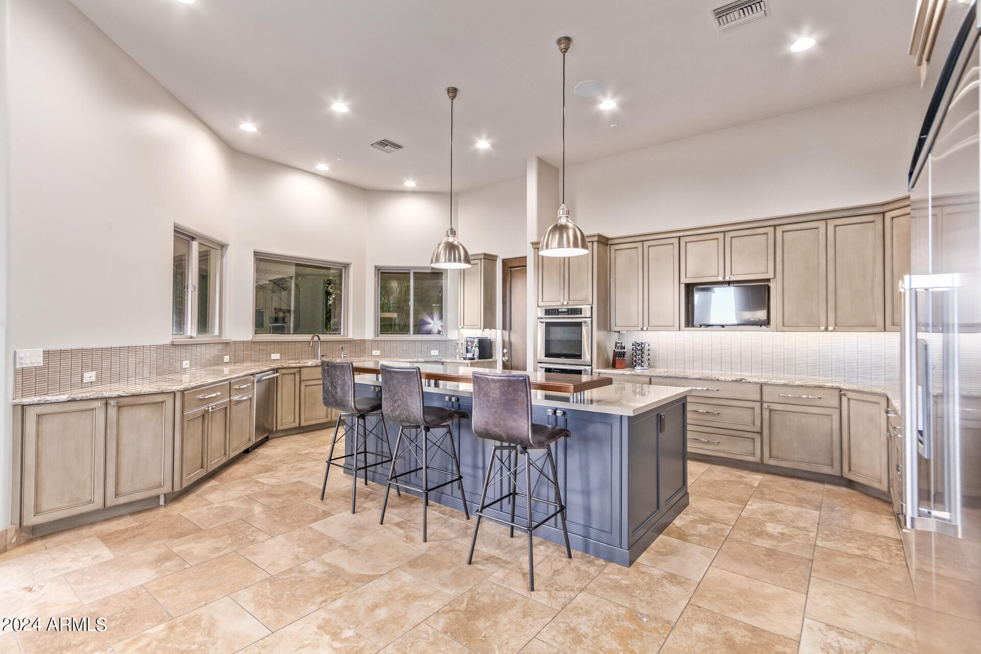 PINNACLE CANYON - Residential