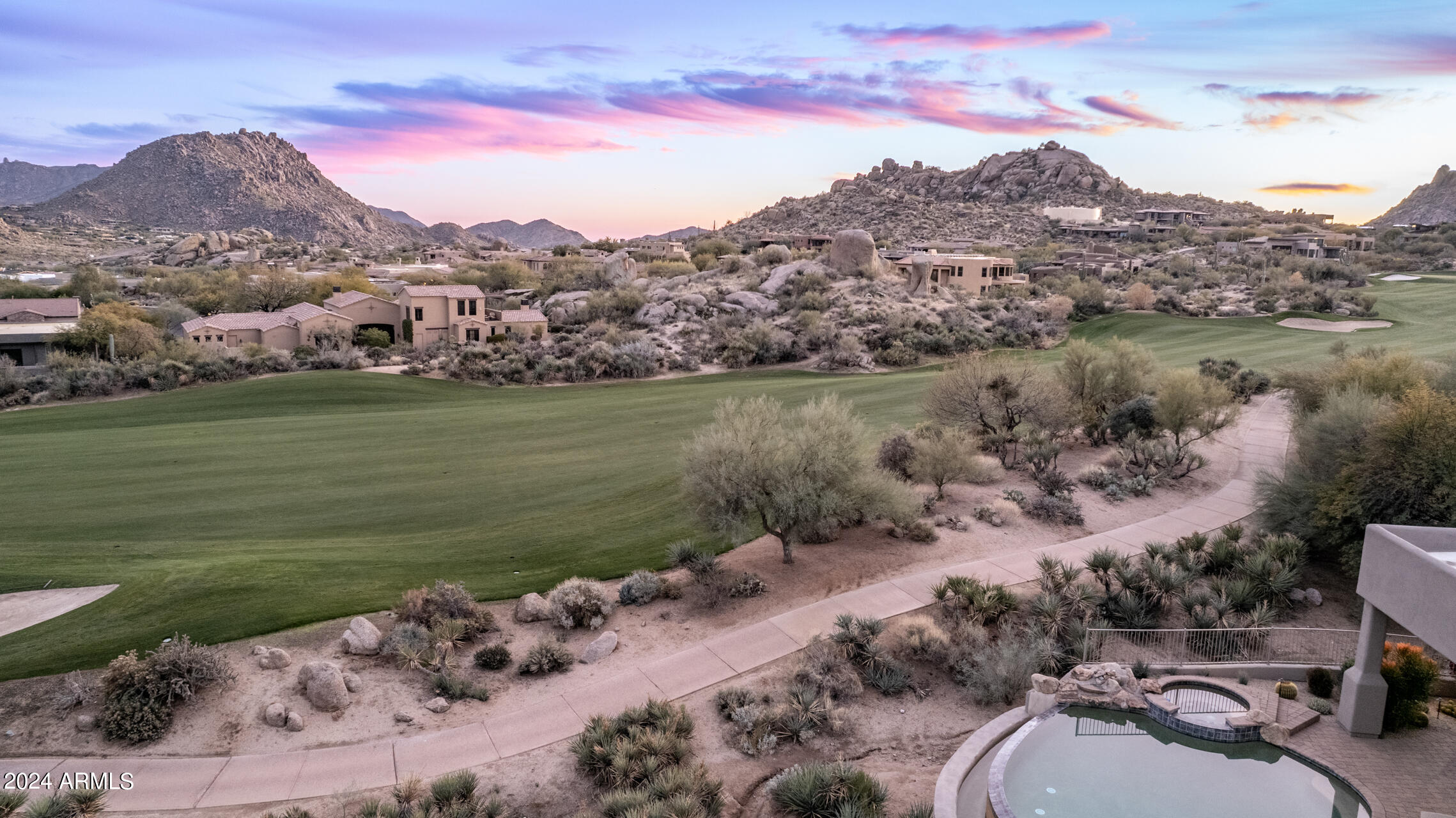 PINNACLE CANYON - Residential